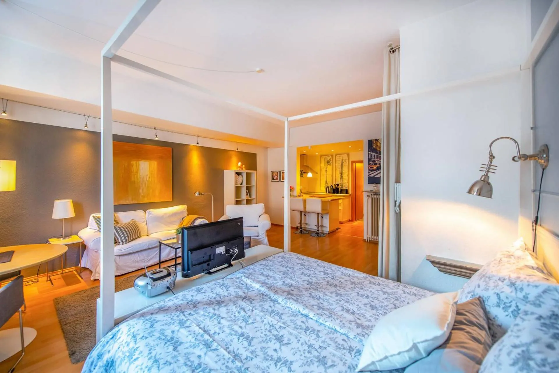 Bed in Ferienwohnung Koblenz Altstadt