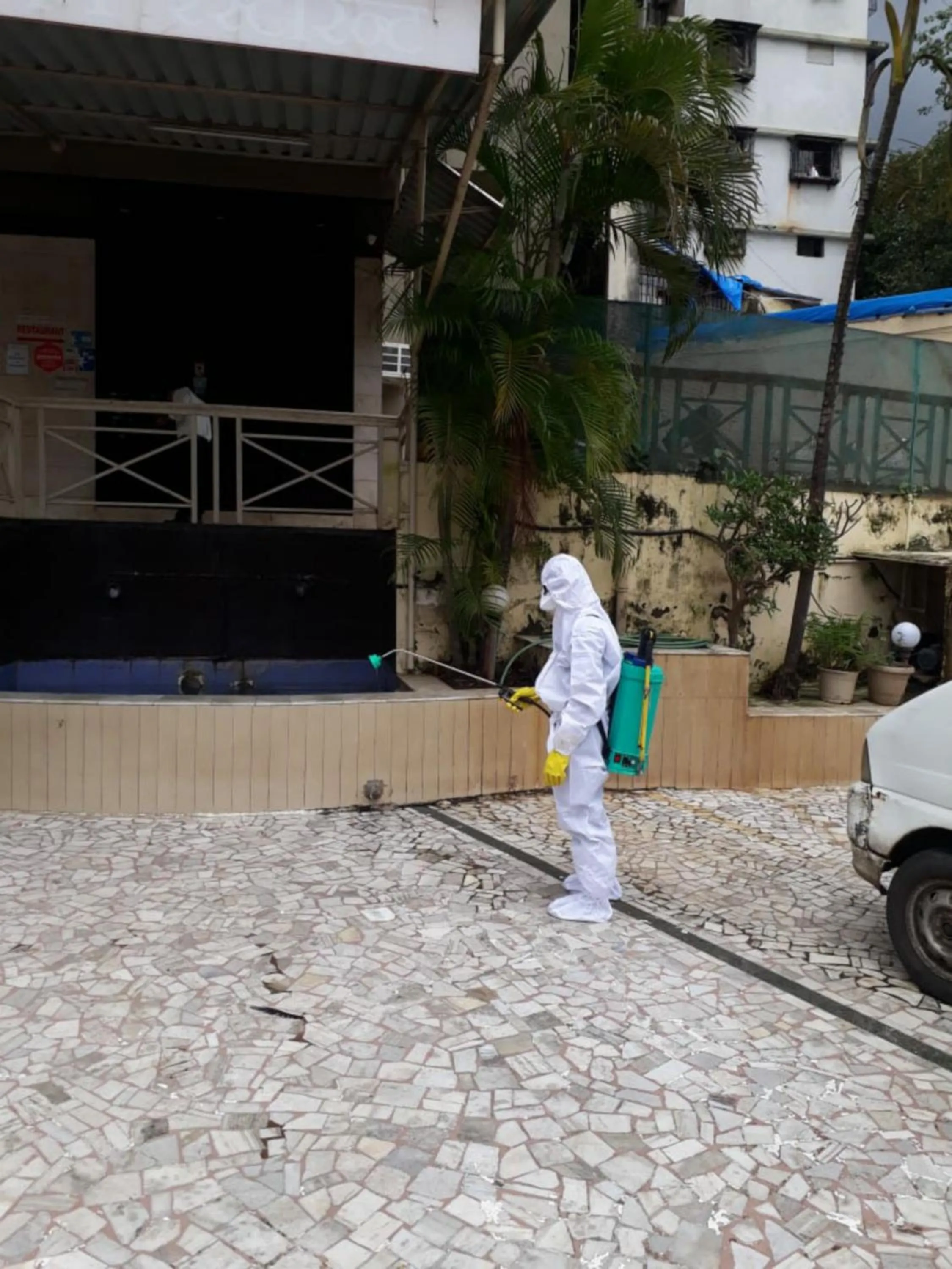 Parking in Hotel Lucky Goregaon