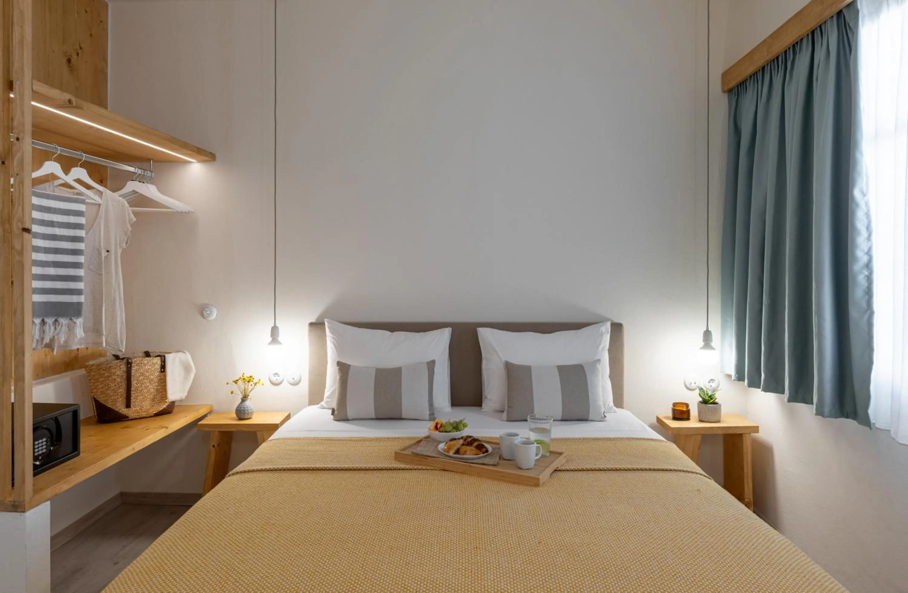 Bed in Capella Skiathos, Residences