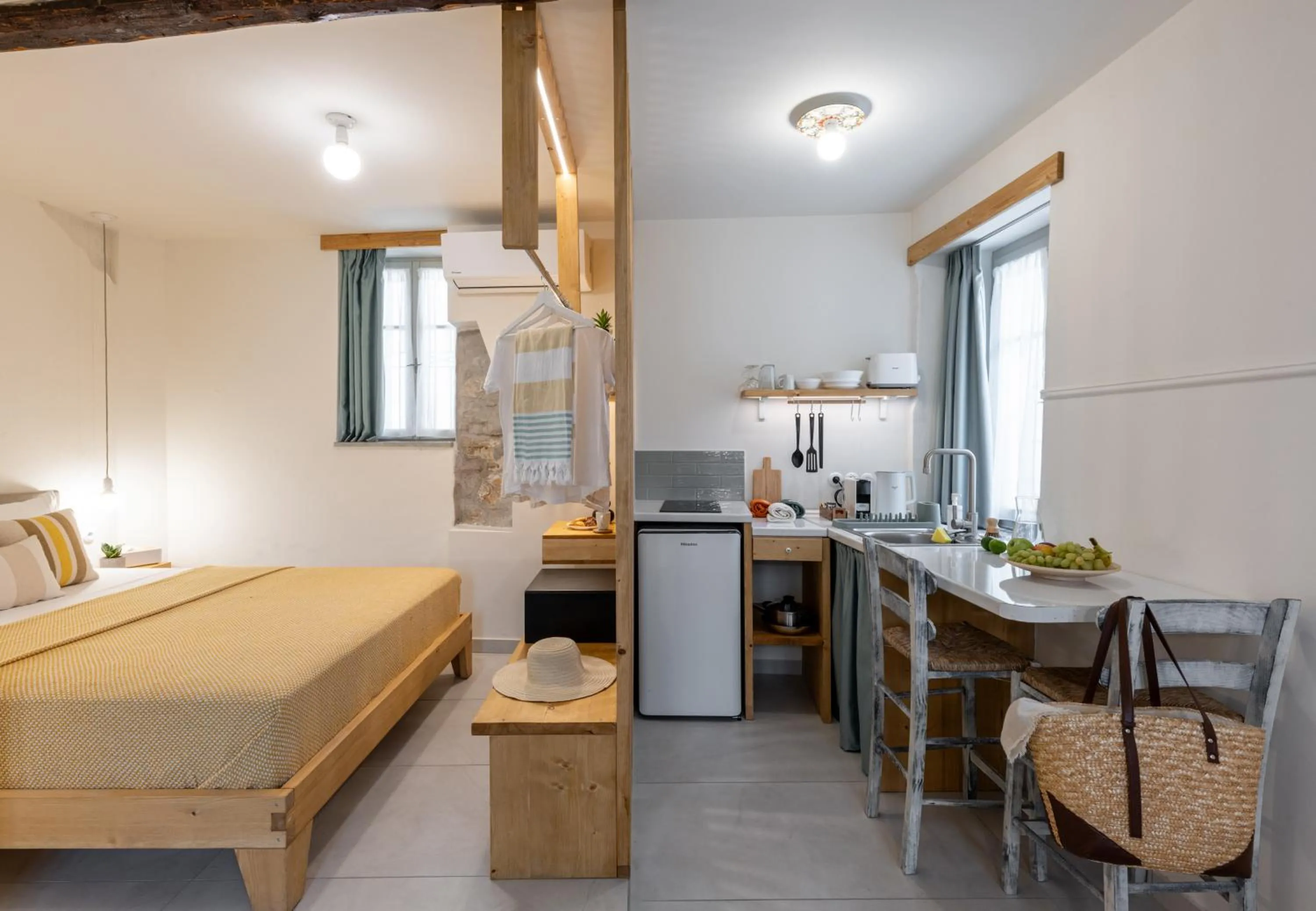 Bed in Capella Skiathos, Residences