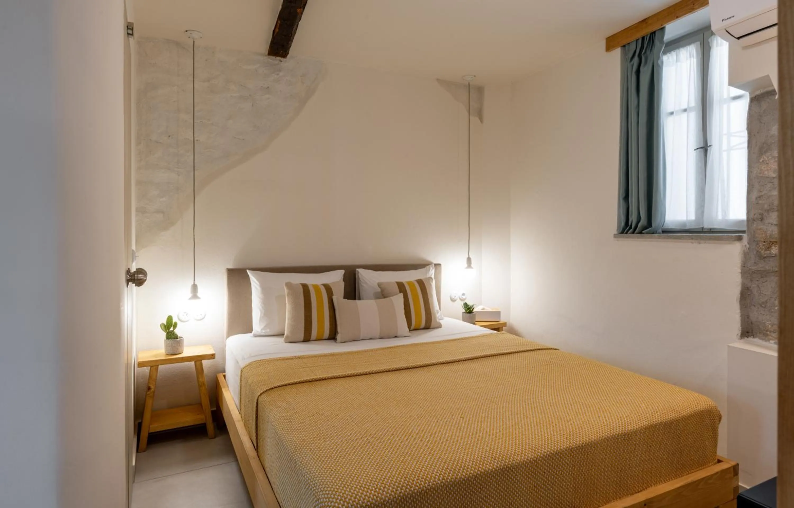 Bed in Capella Skiathos, Residences