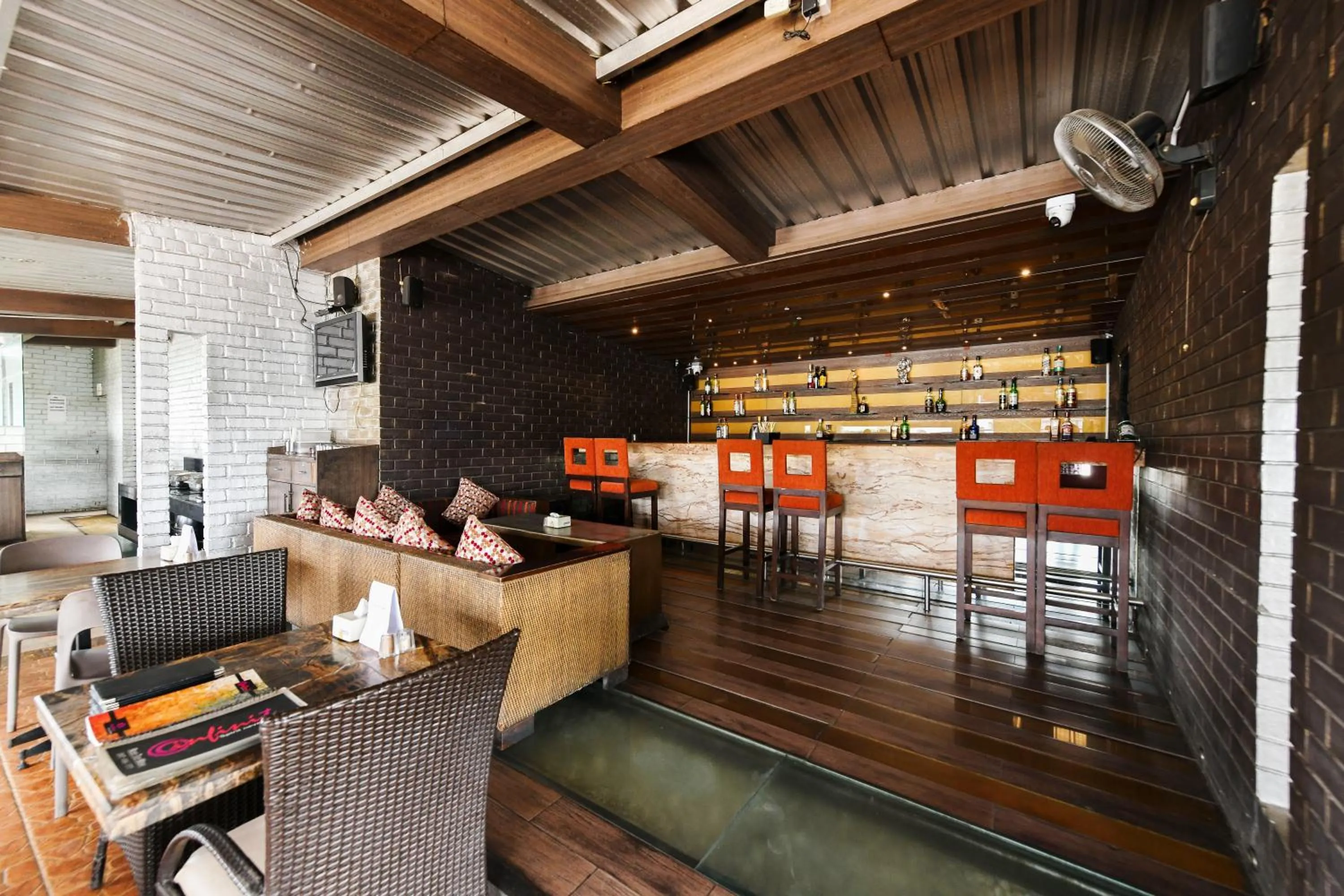 Lounge or bar in Hotel Roopa