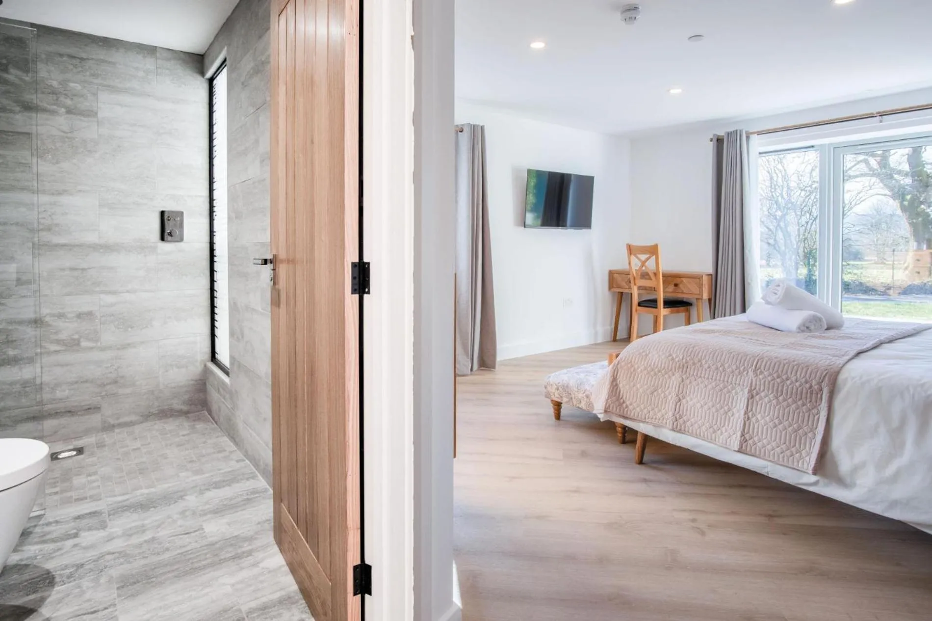 Floor plan, Bed in Suite 9 - Sleeping Giant Hotel - Pen Y Cae Inn