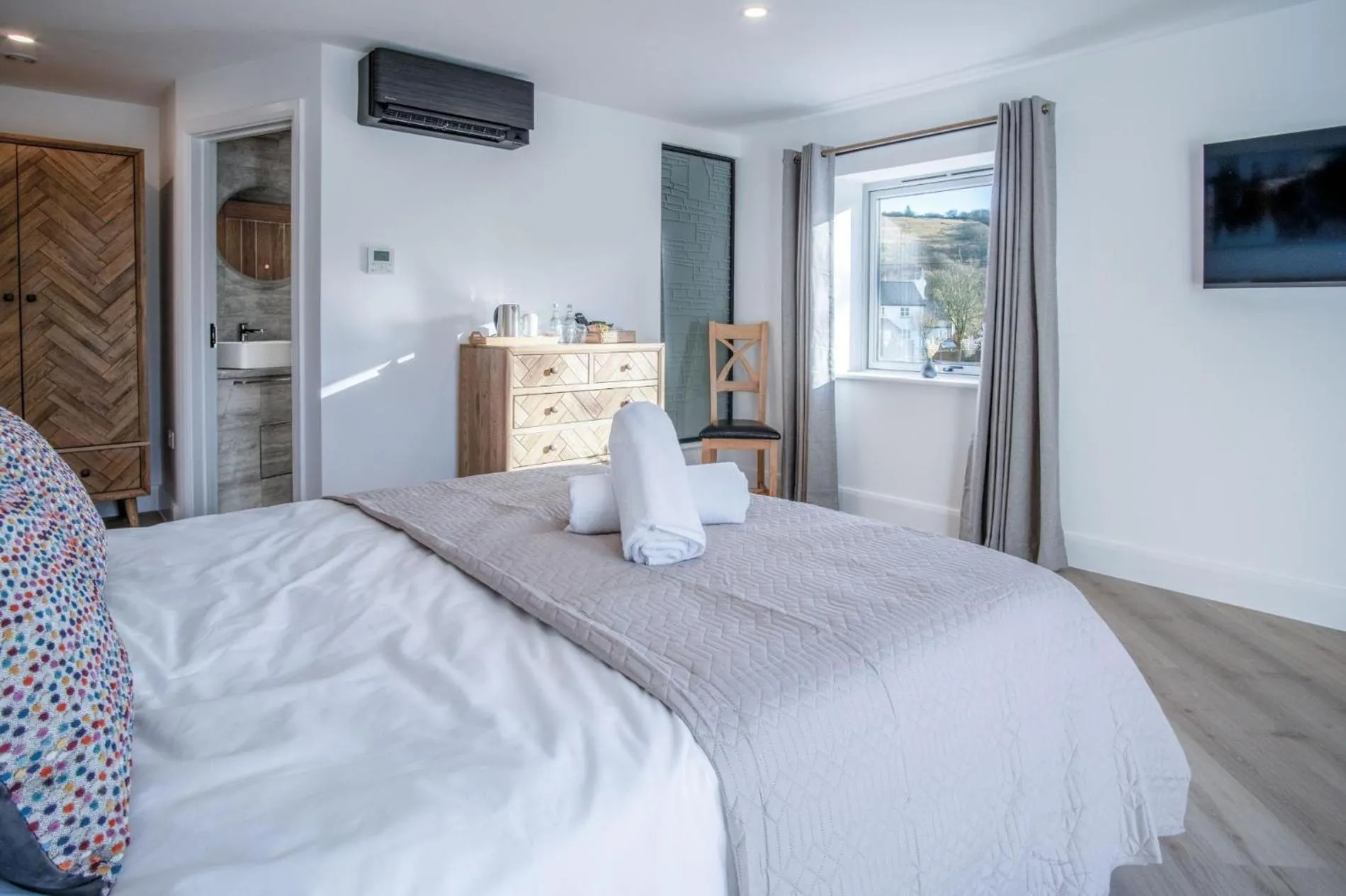 Floor plan, Bed in Suite 9 - Sleeping Giant Hotel - Pen Y Cae Inn