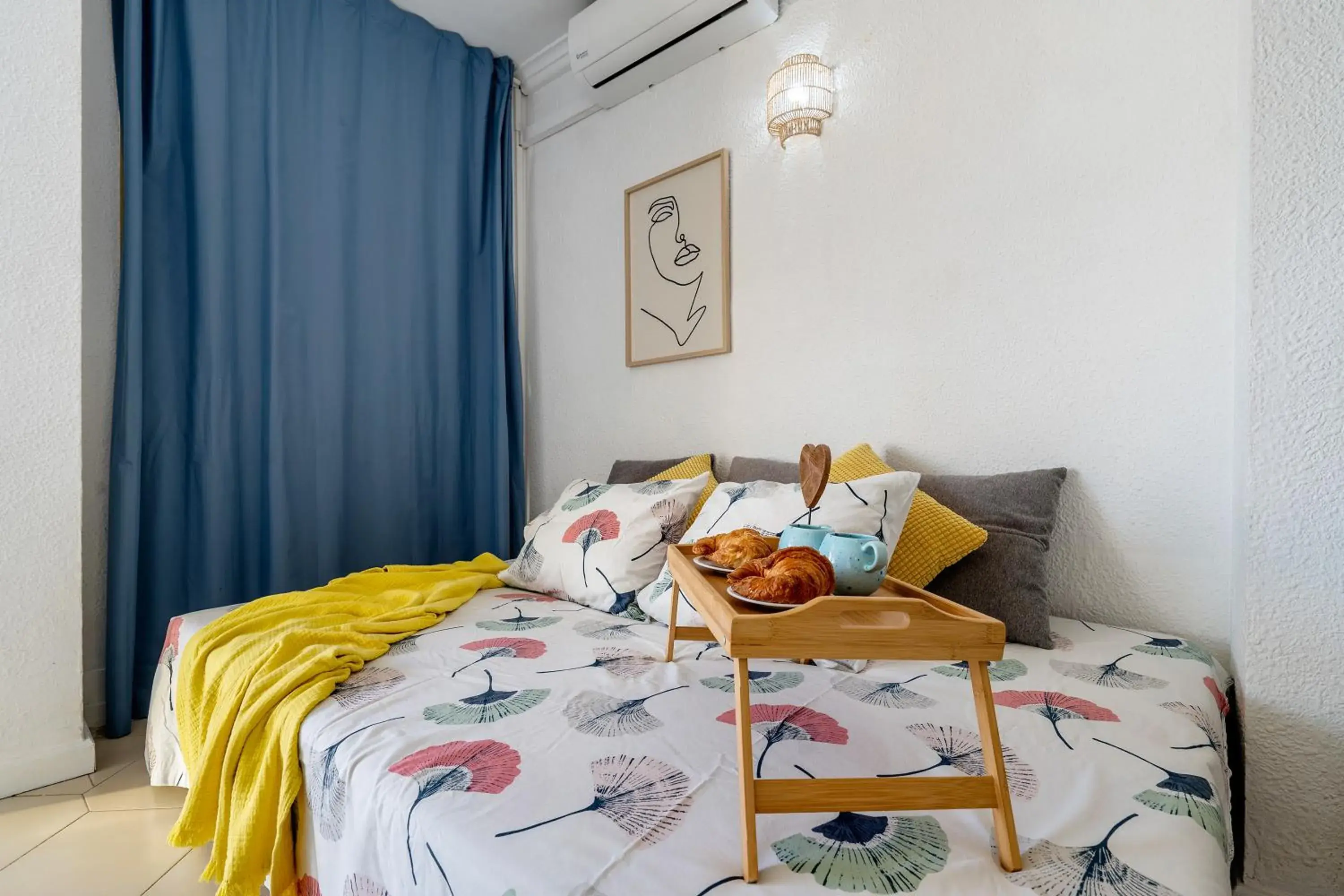 Bed in Salou apartment beach Bed in Salou apartment beach