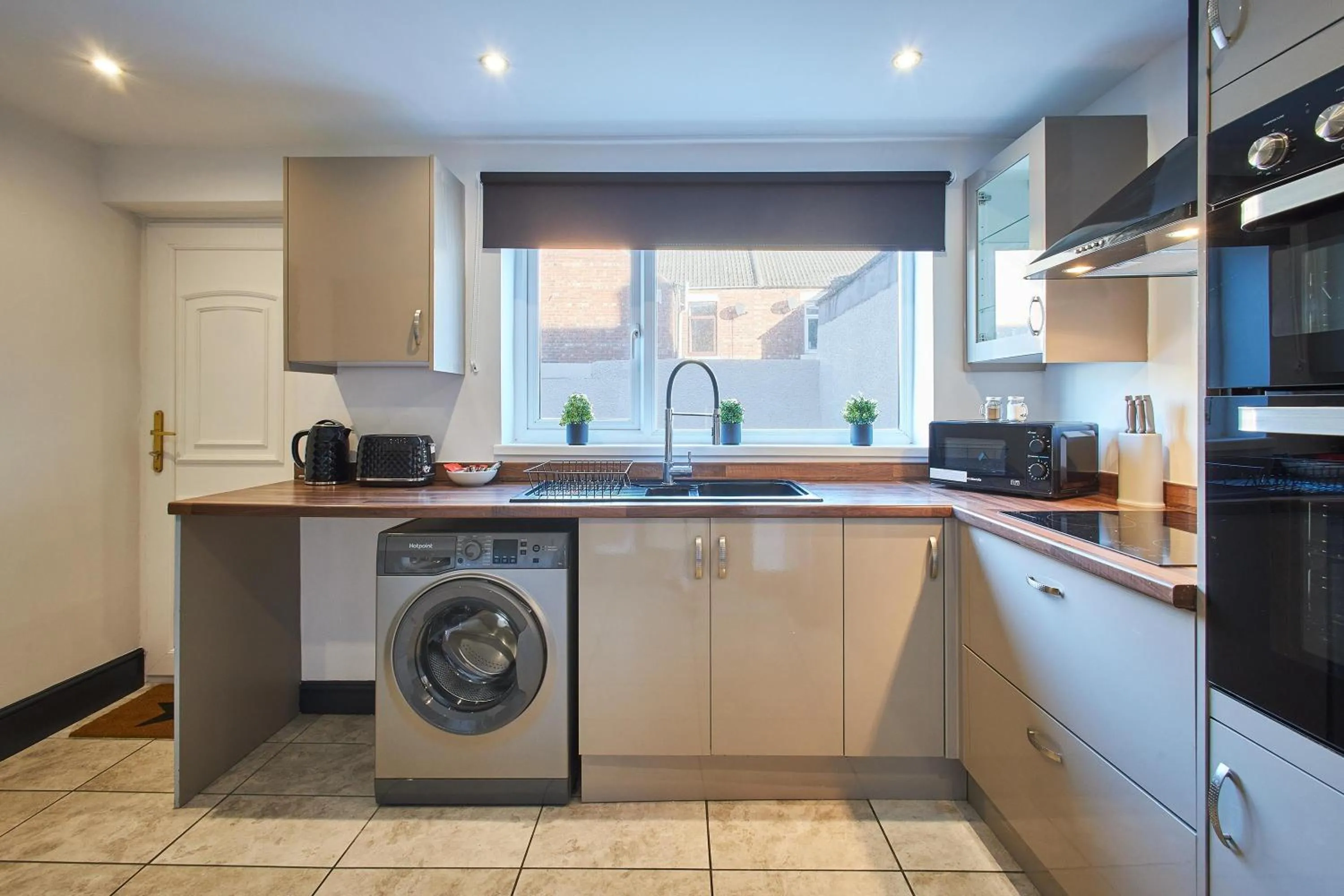 Kitchen or kitchenette in Host & Stay - North Shore Cottage