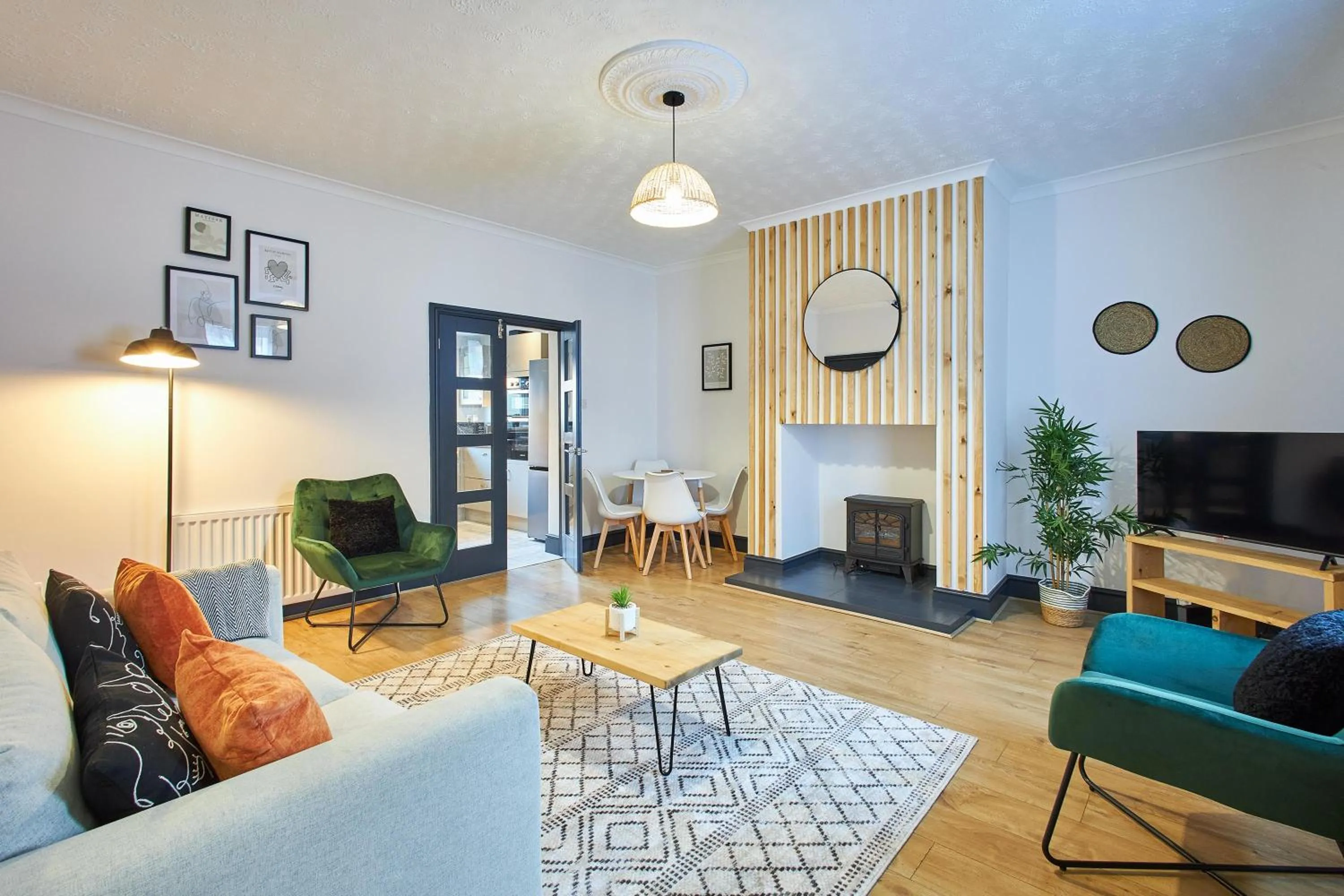 TV and multimedia in Host & Stay - North Shore Cottage