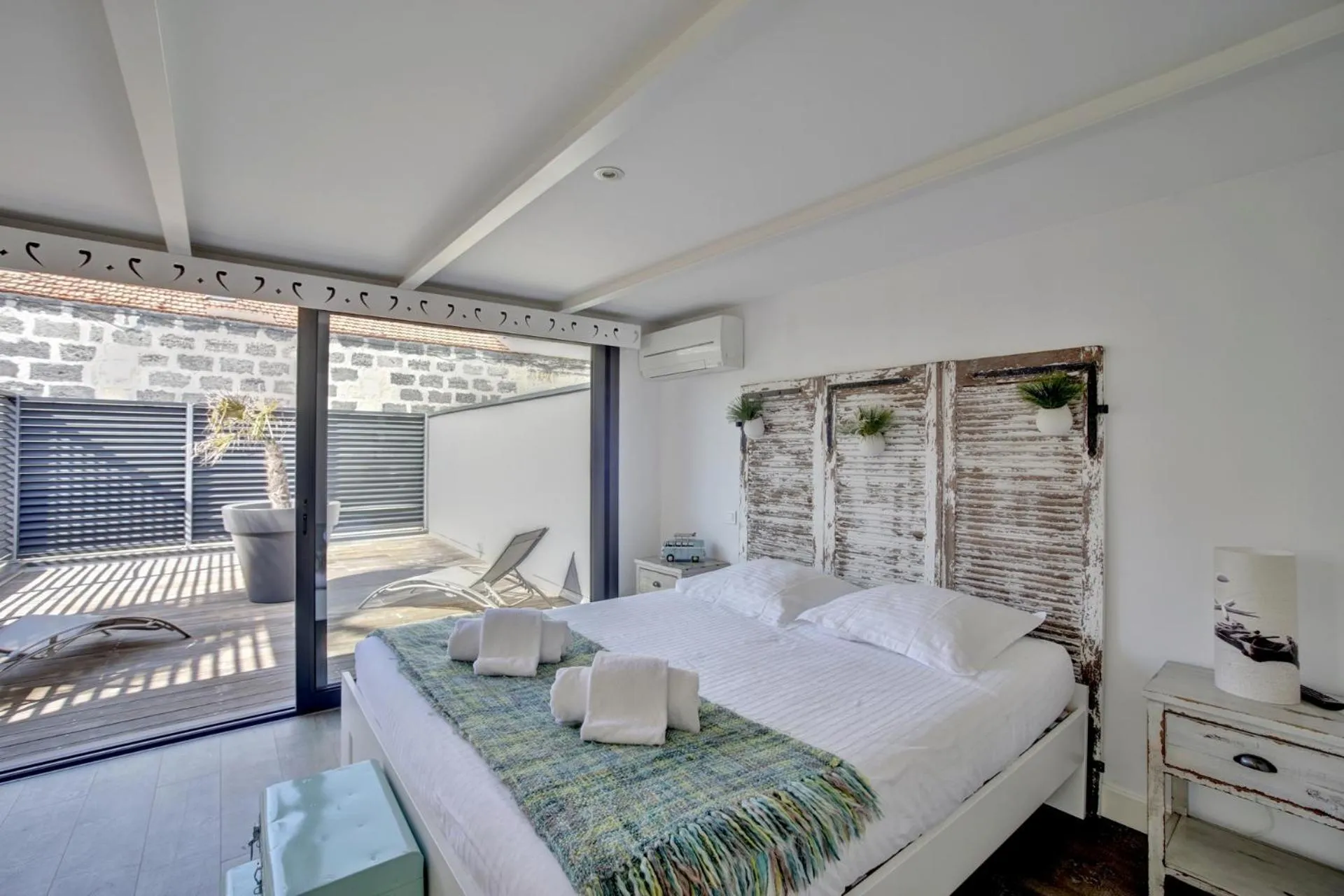 Bedroom, Bed in La Dependance by Cocoonr