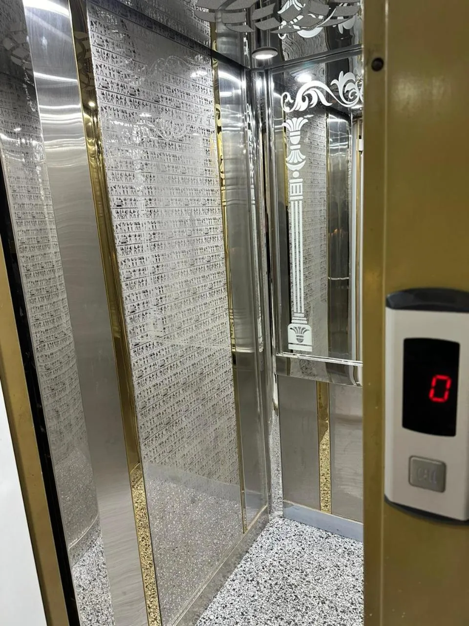 elevator in Prince Pyramids Inn