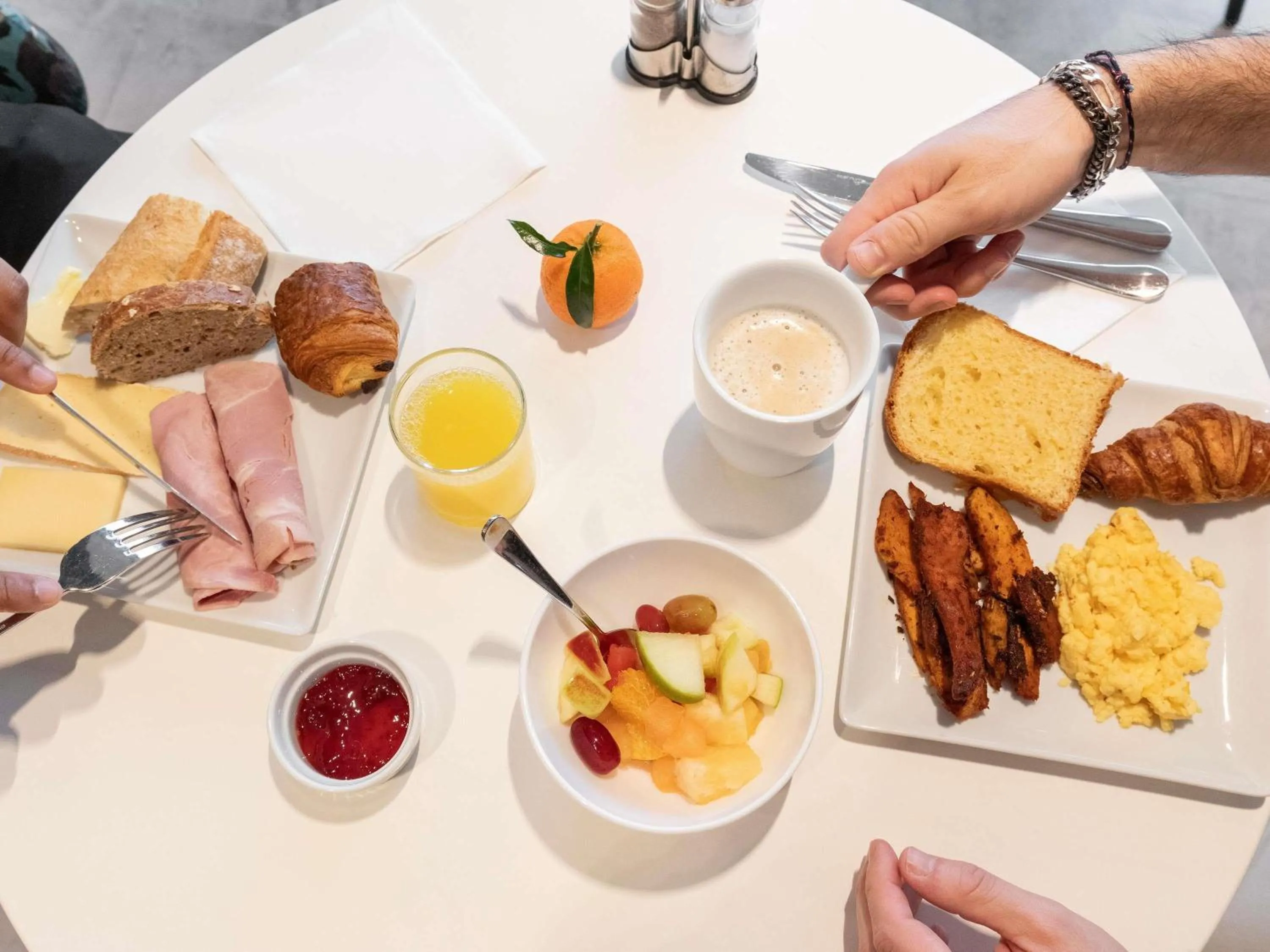 Breakfast in ibis Styles Bezons Paris La Défense