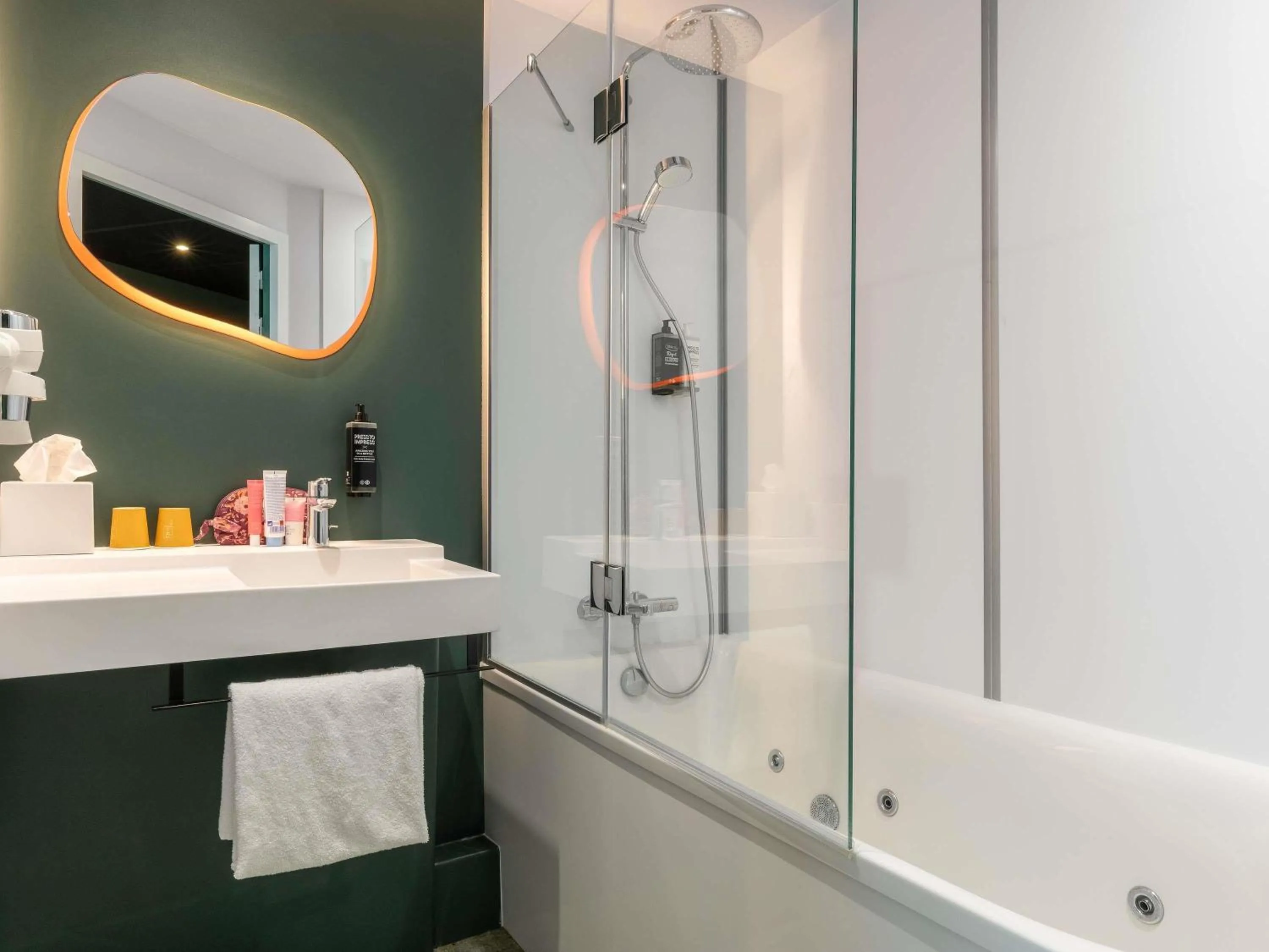 Bedroom in ibis Styles Bezons Paris La Défense