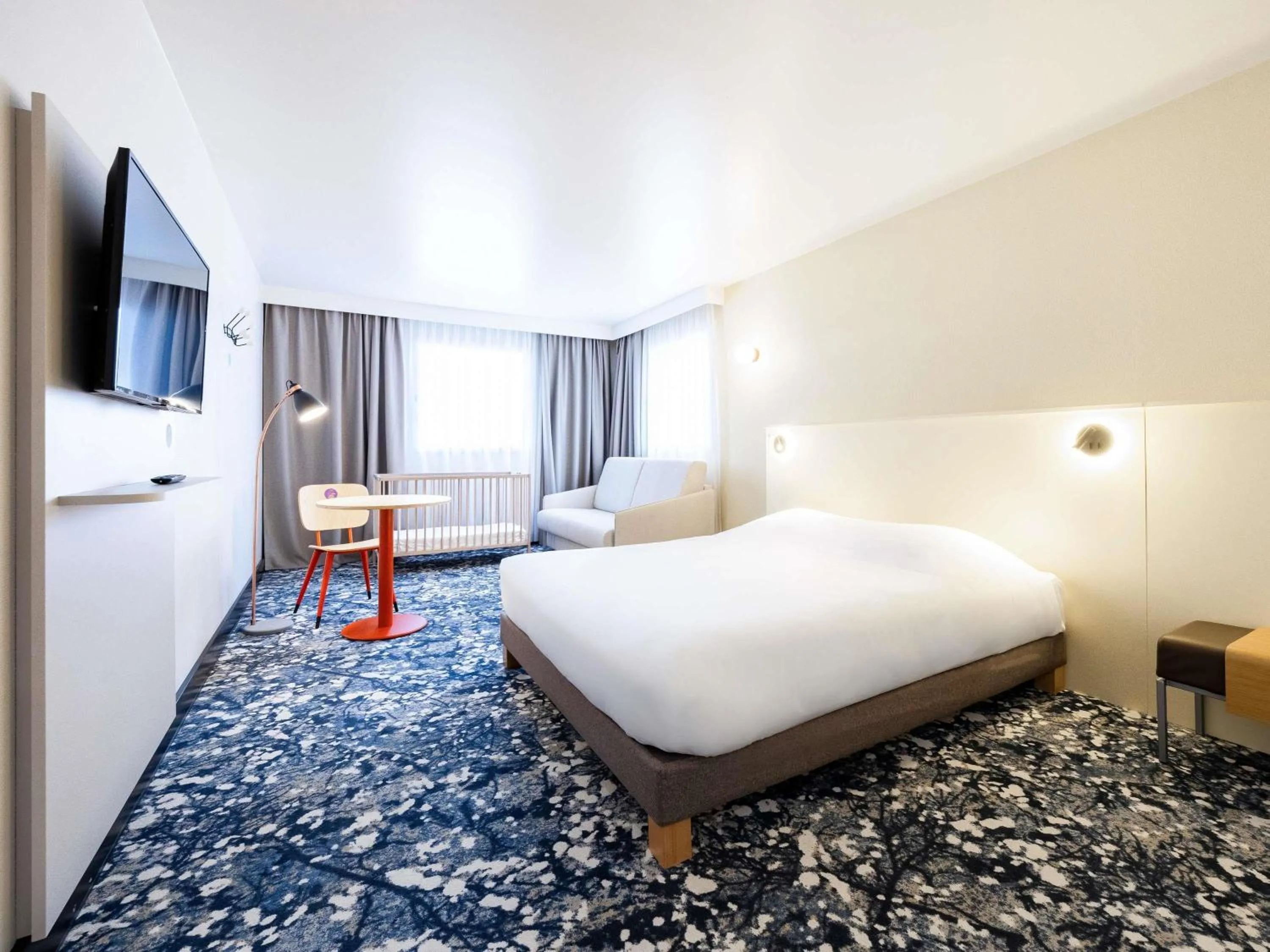 Bedroom, Bed in greet Hotel Paris 13 Porte d'Italie