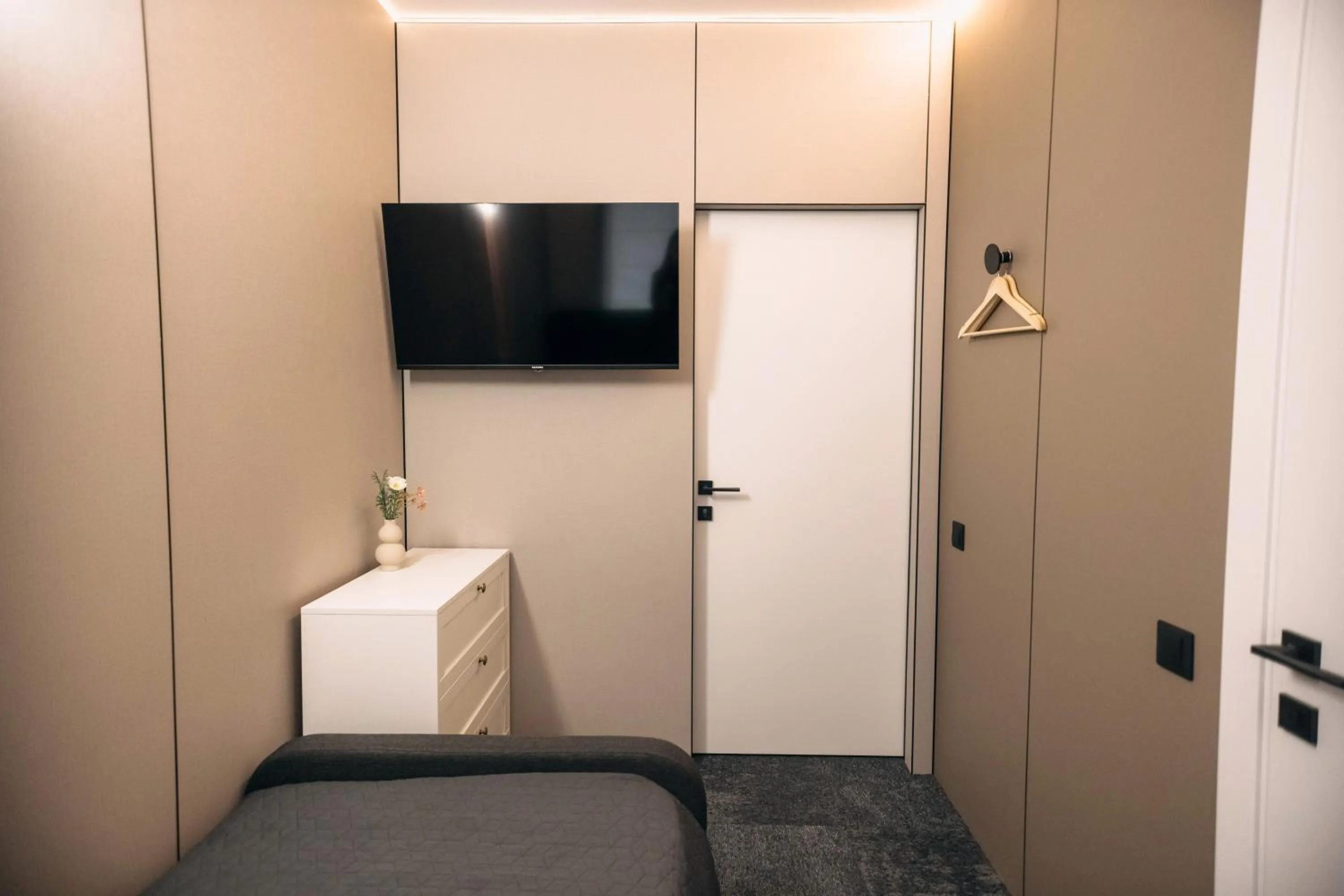 Photo of the whole room in Summit Villa