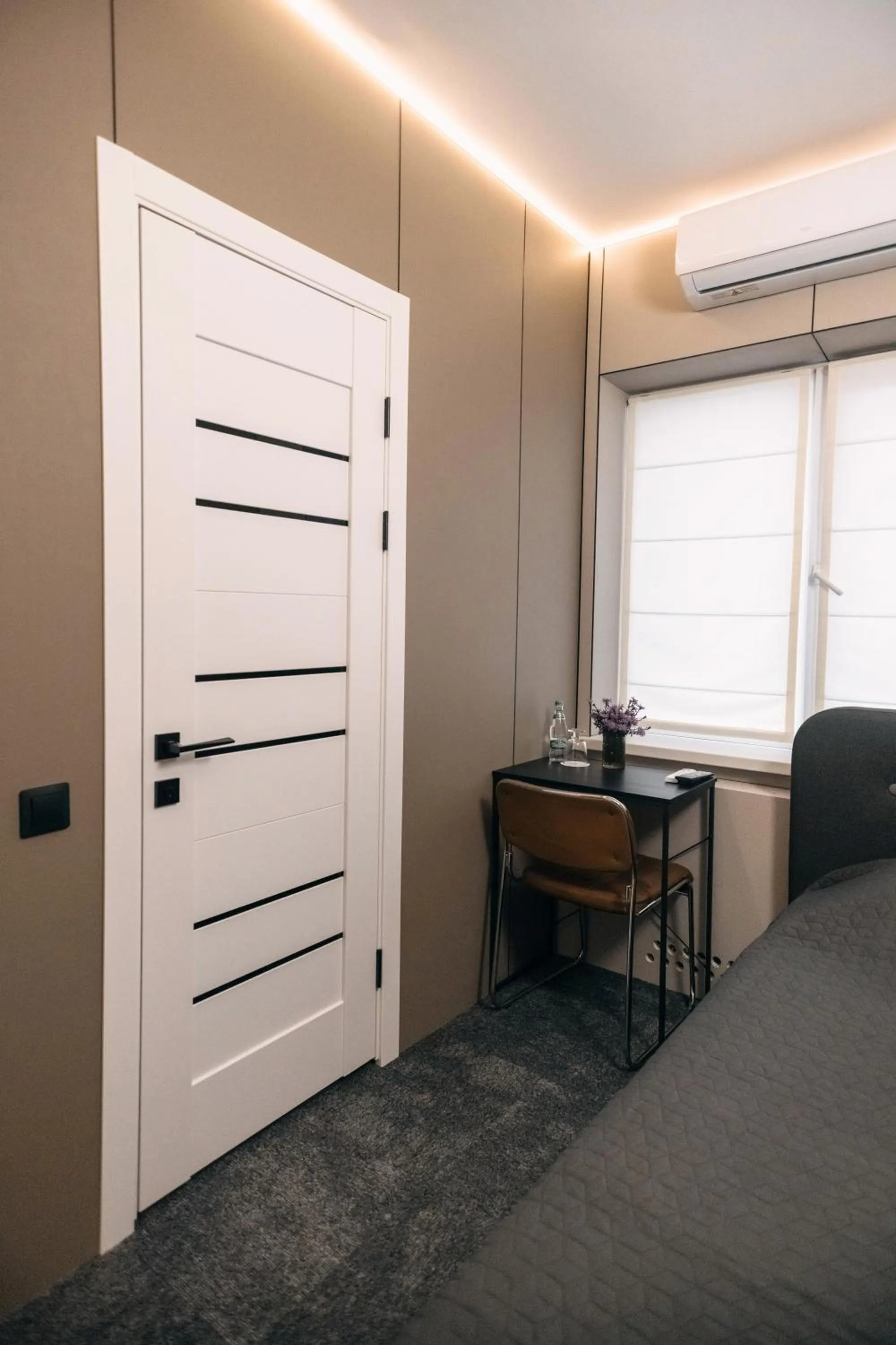 Photo of the whole room in Summit Villa