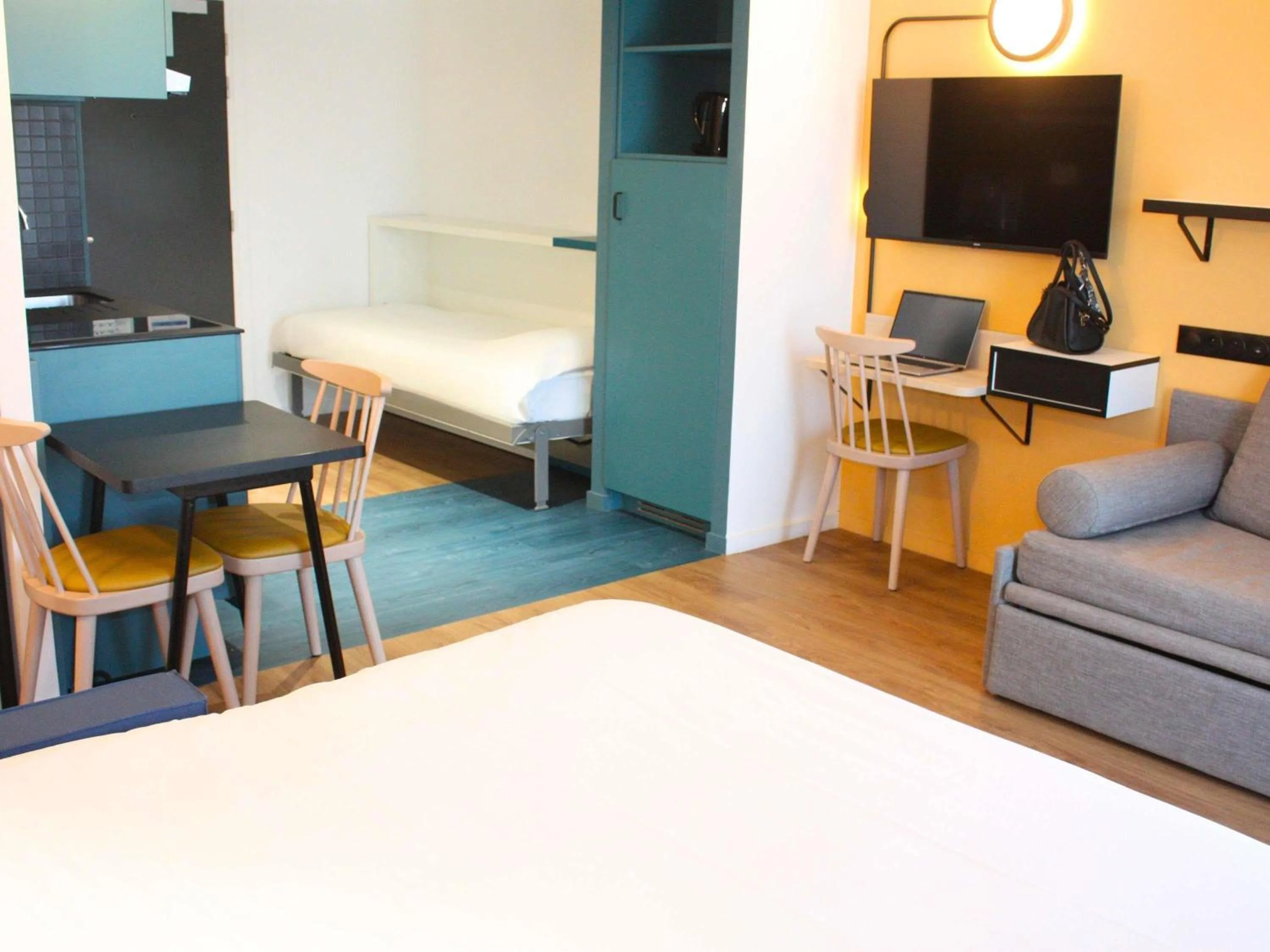 Bedroom, Bed in Aparthotel Adagio Access Porte de Camargue