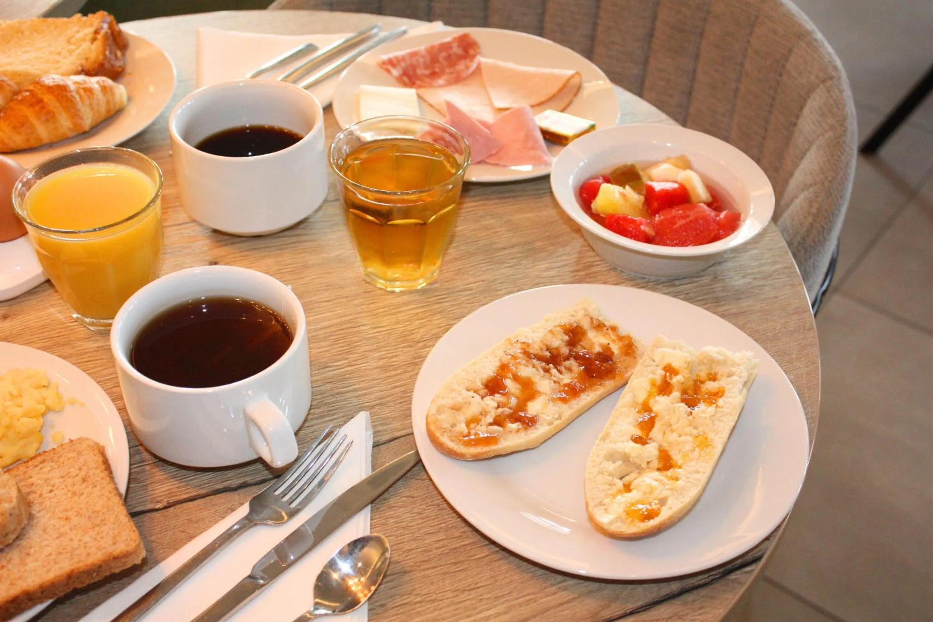 Breakfast in Aparthotel Adagio Access Porte de Camargue