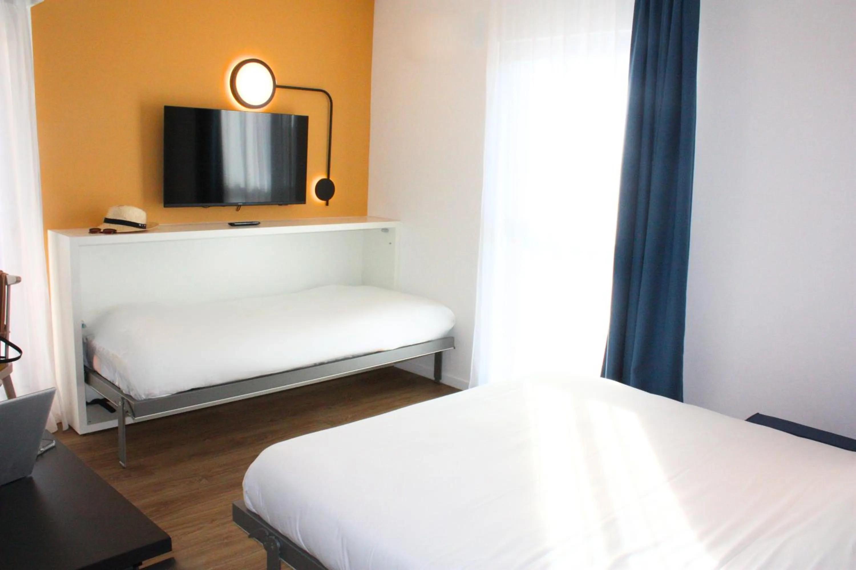 TV and multimedia, Bed in Aparthotel Adagio Access Porte de Camargue