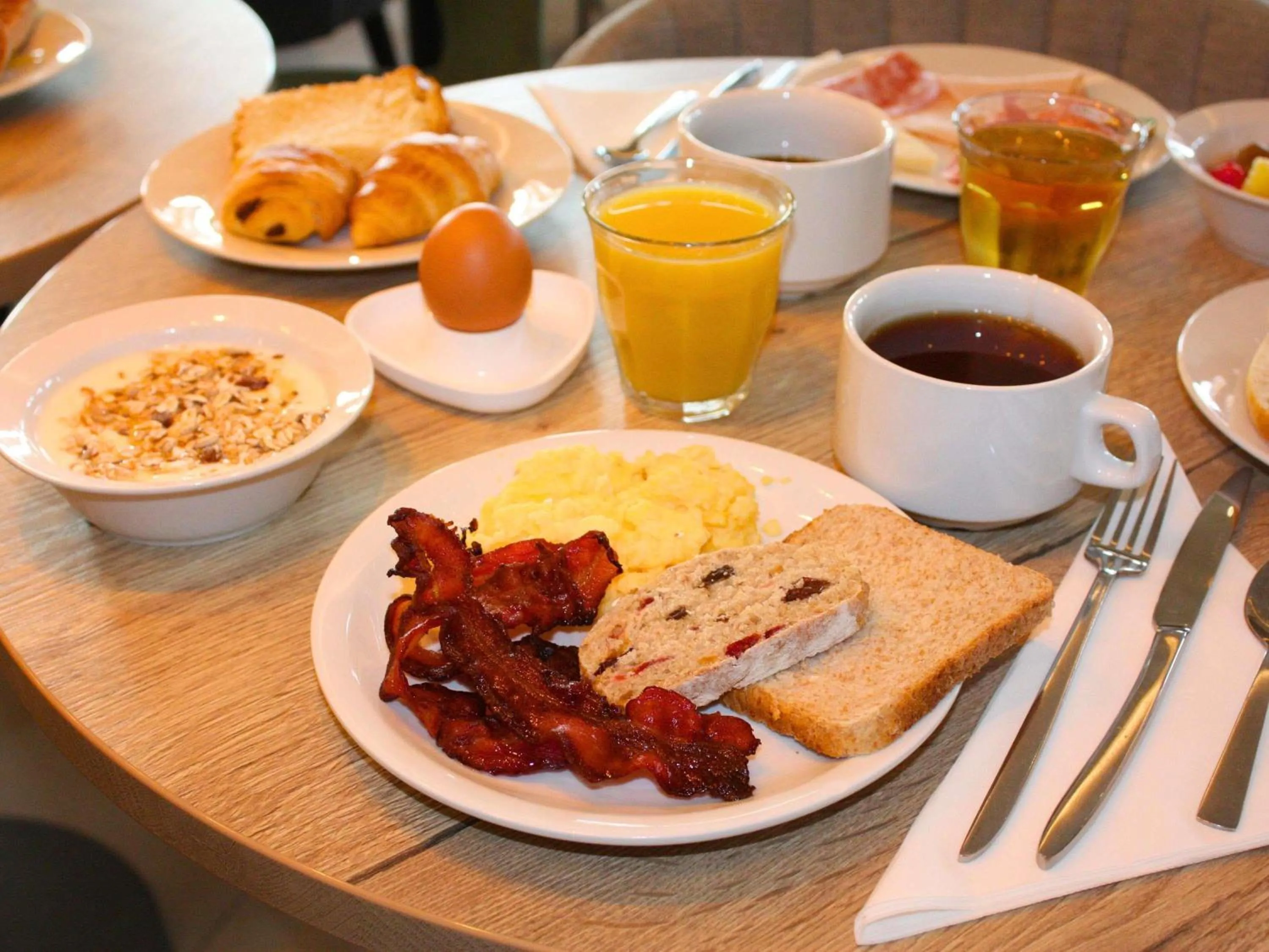 Breakfast in Aparthotel Adagio Access Porte de Camargue