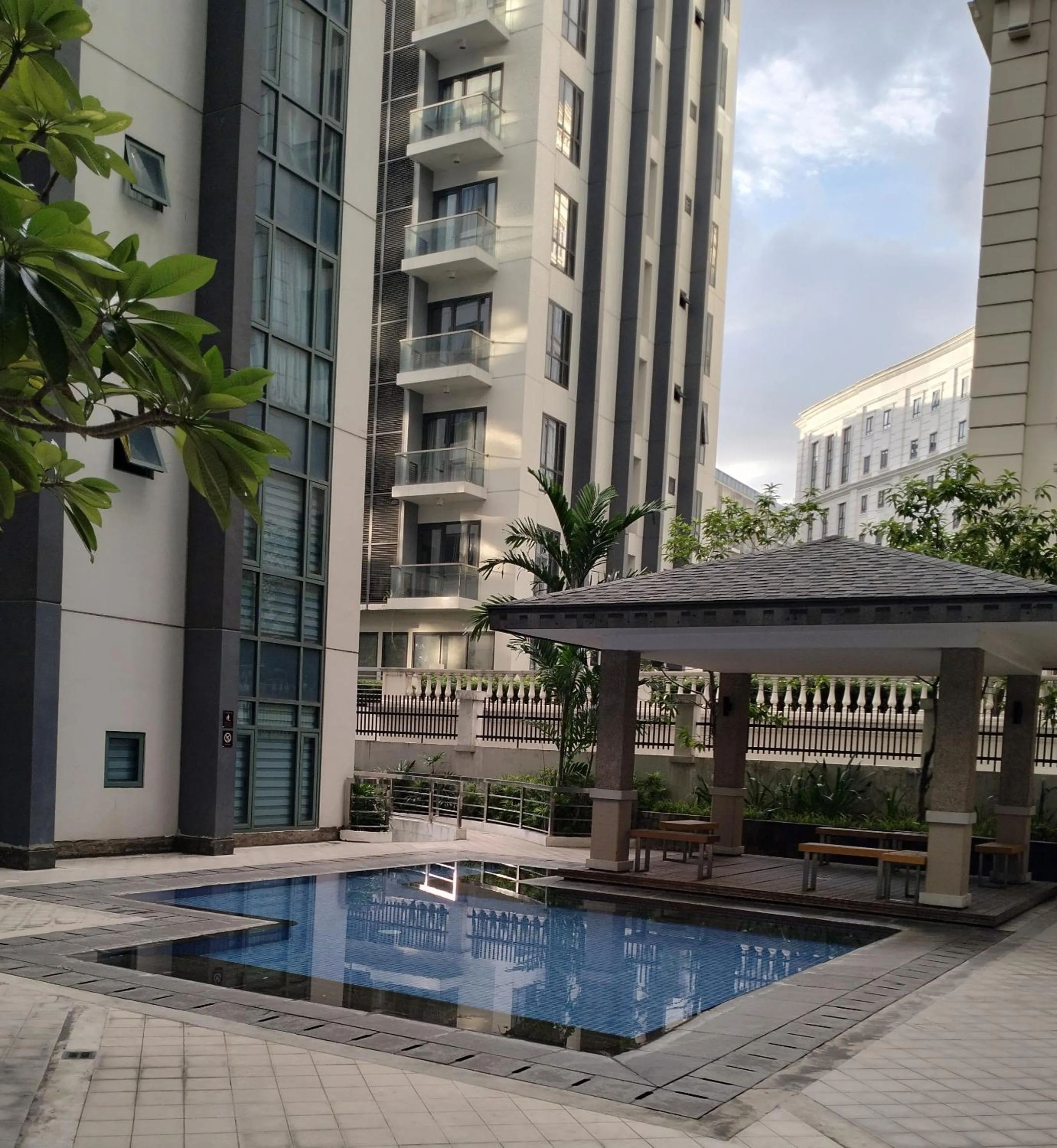 Condotel Near Airport