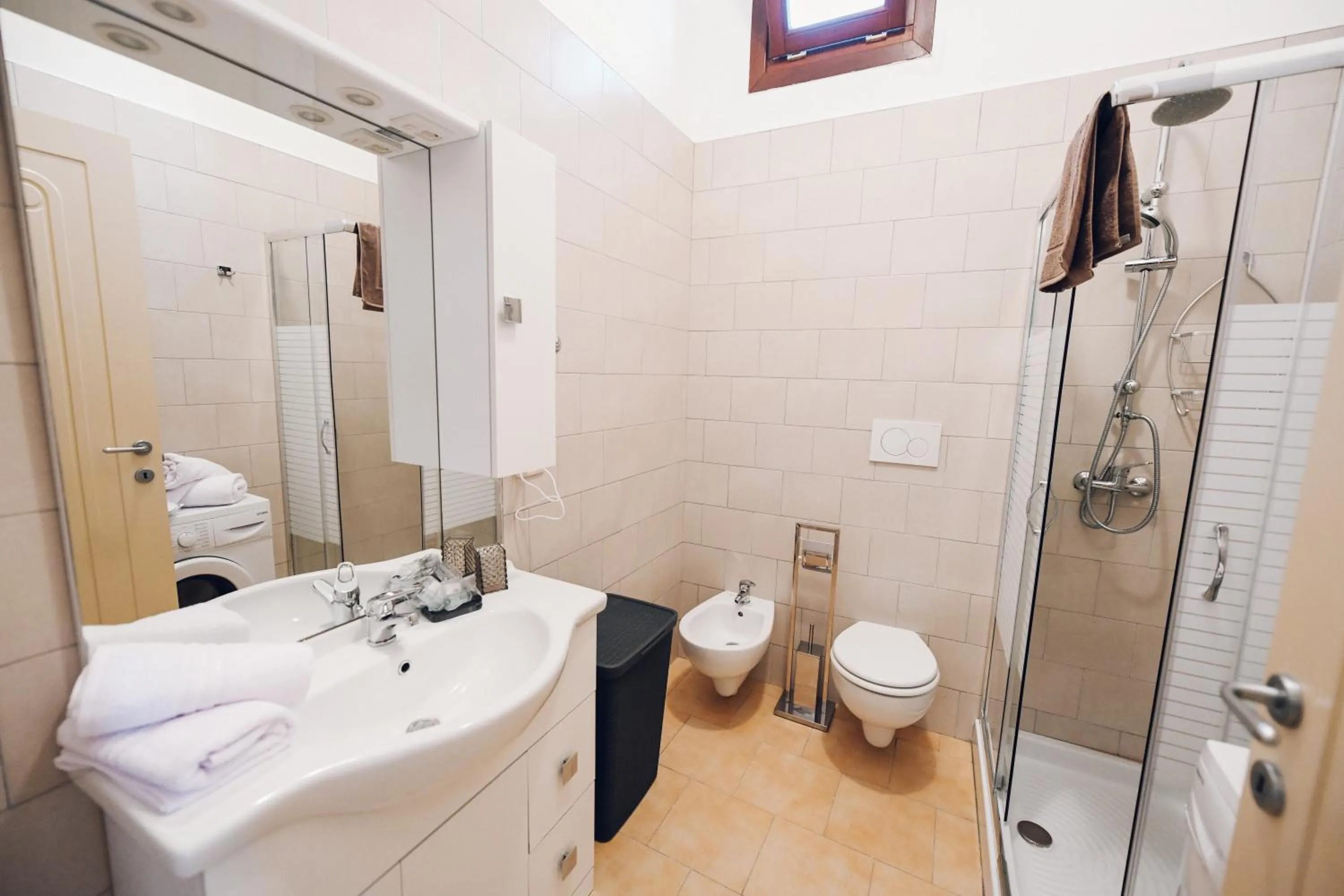 Queen Room with Sea View in Verso Oriente