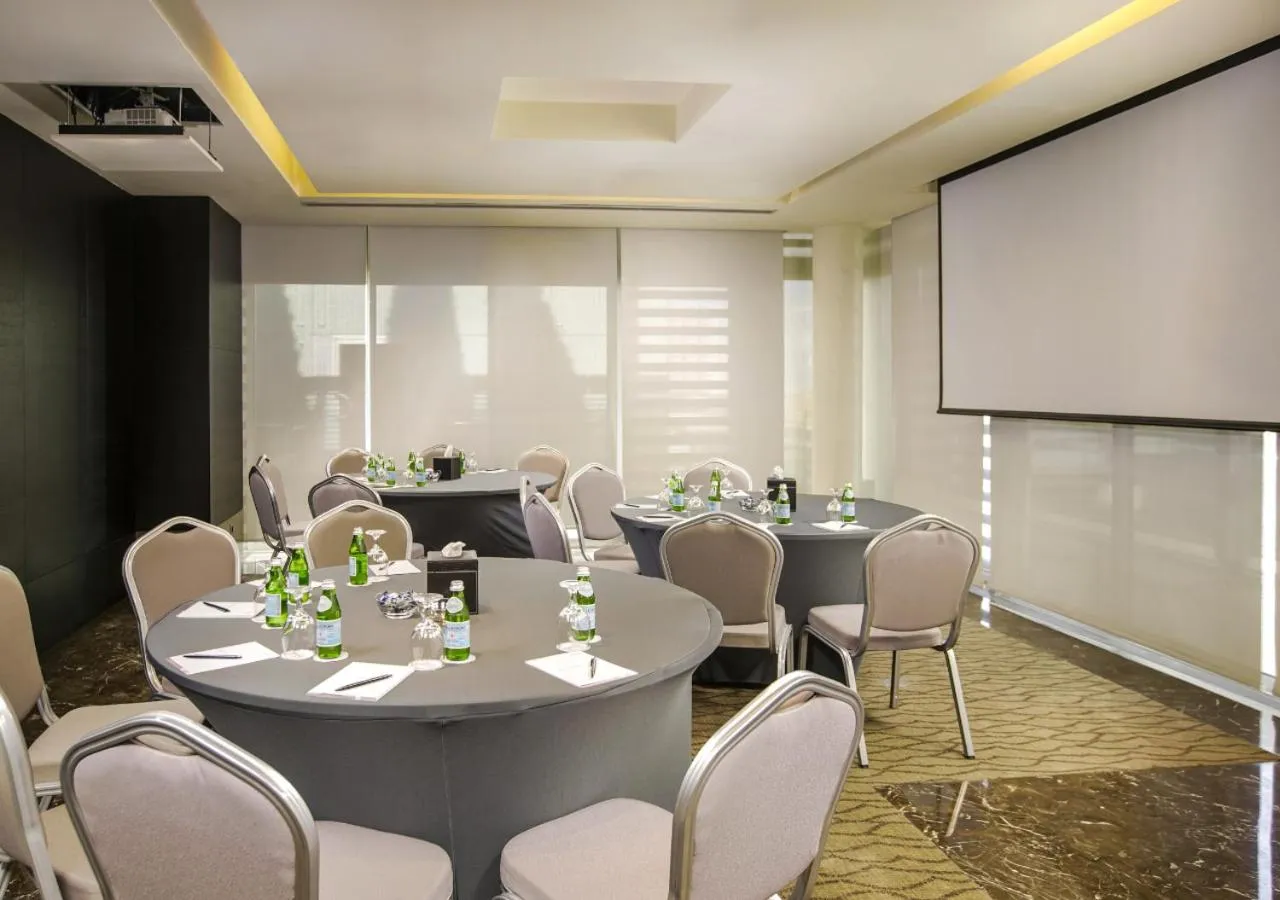 Meeting/conference room in The Abdali Boulevard Hotel