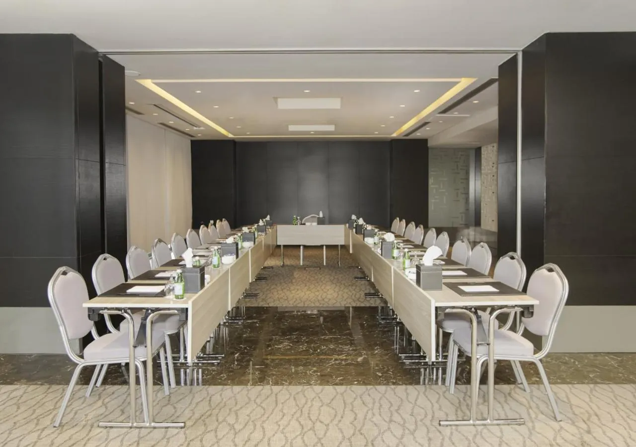 Meeting/conference room in The Abdali Boulevard Hotel