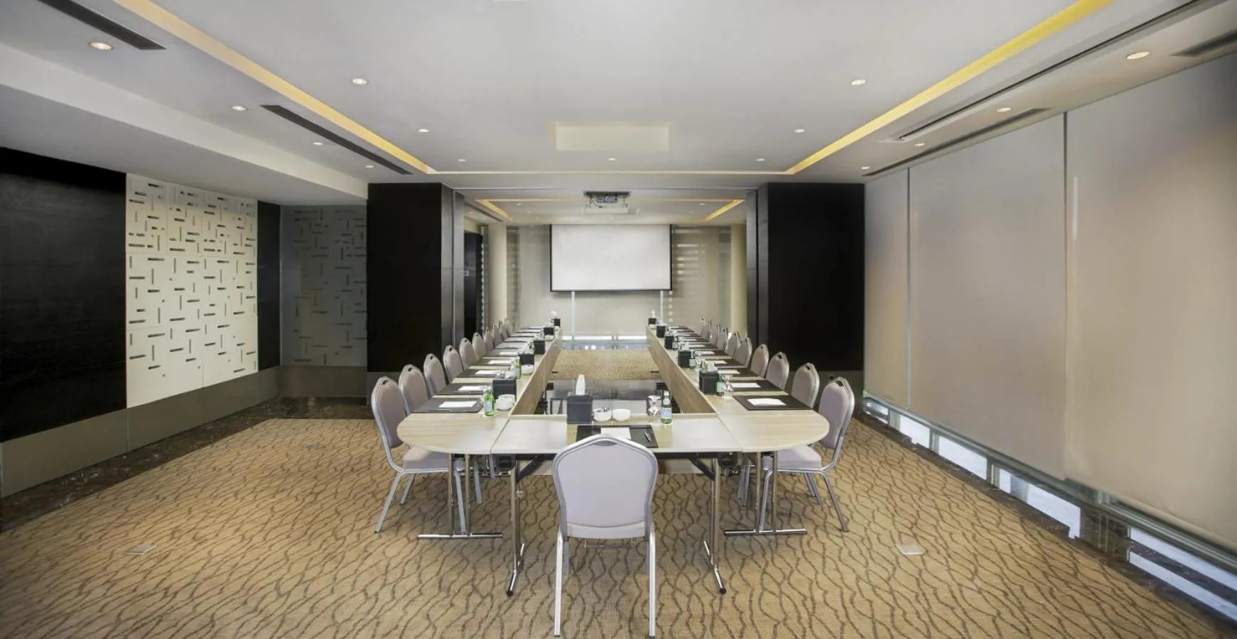 Meeting/conference room in The Abdali Boulevard Hotel