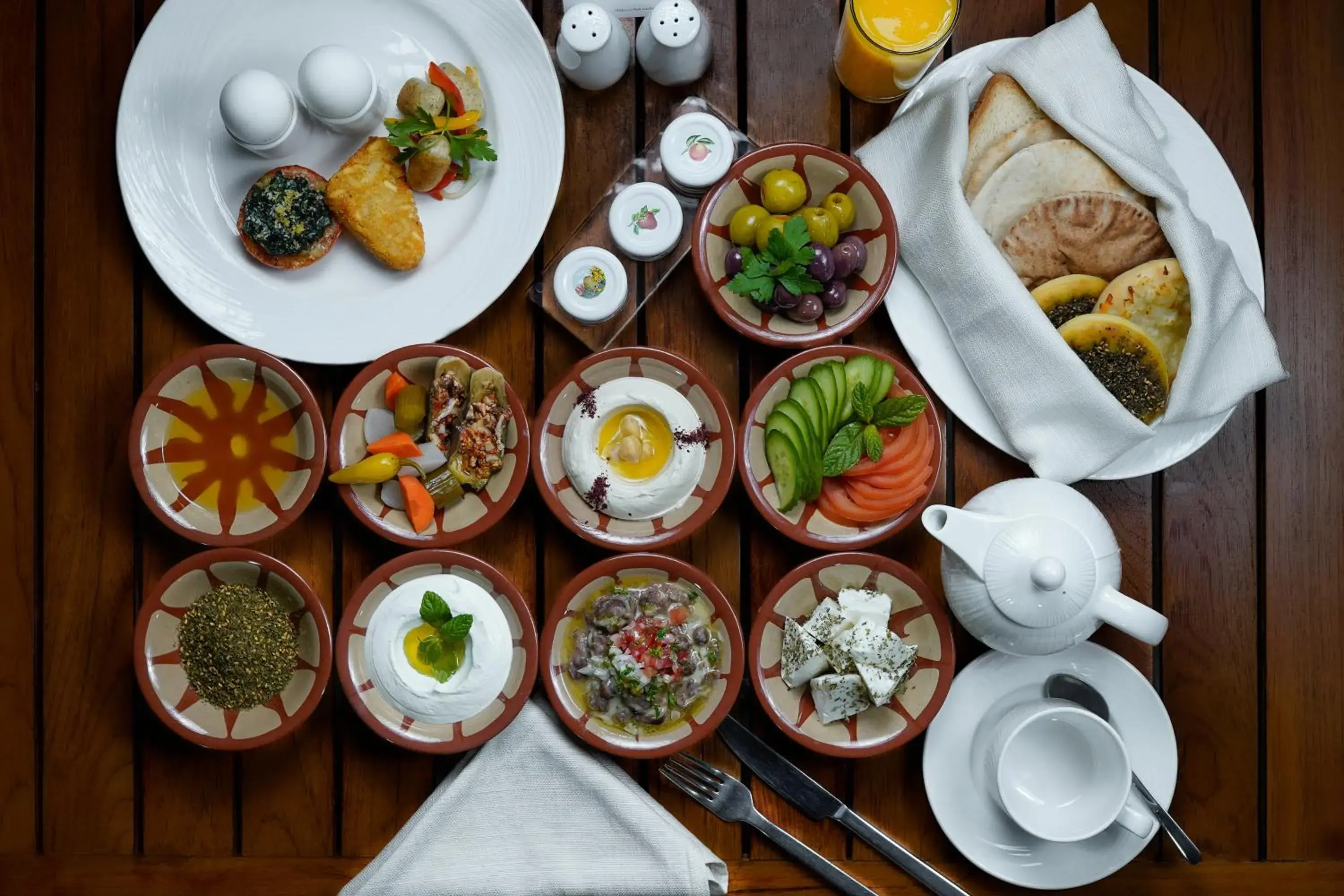 Food and drinks in The Abdali Boulevard Hotel Food and drinks in The Abdali Boulevard Hotel