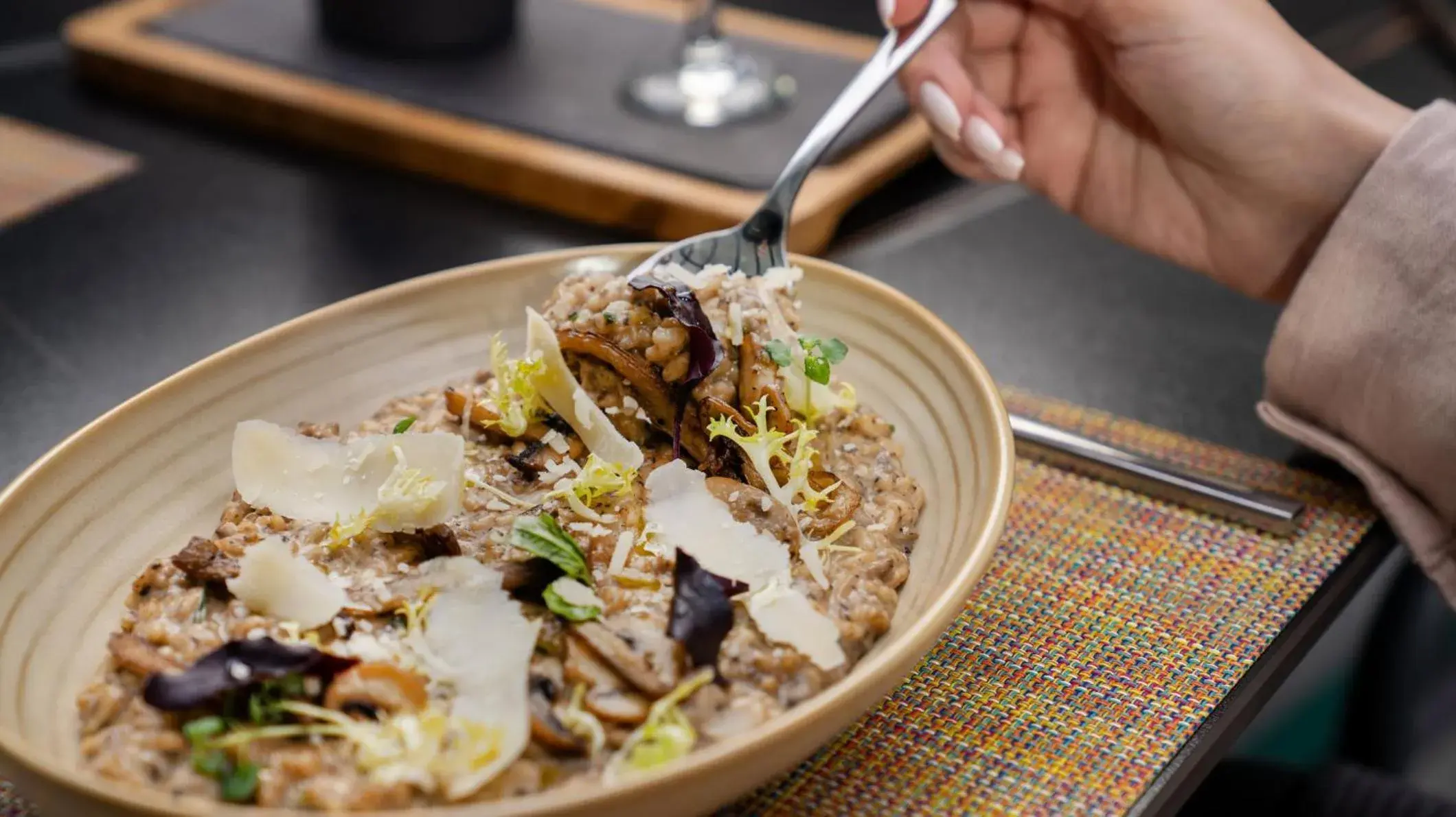Restaurant/places to eat in The Abdali Boulevard Hotel Restaurant/places to eat in The Abdali Boulevard Hotel