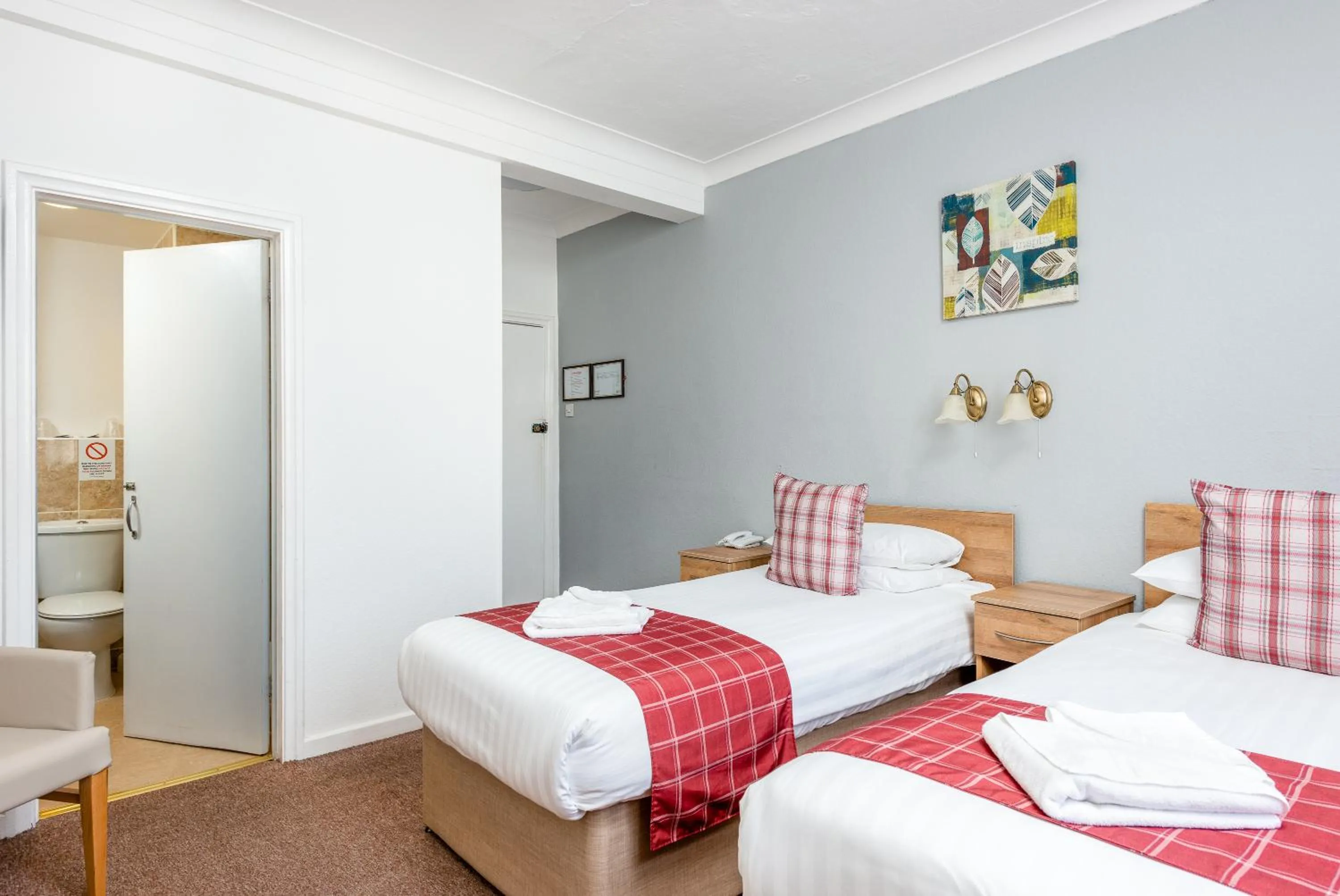 Bedroom, Bed in Imperial Hotel