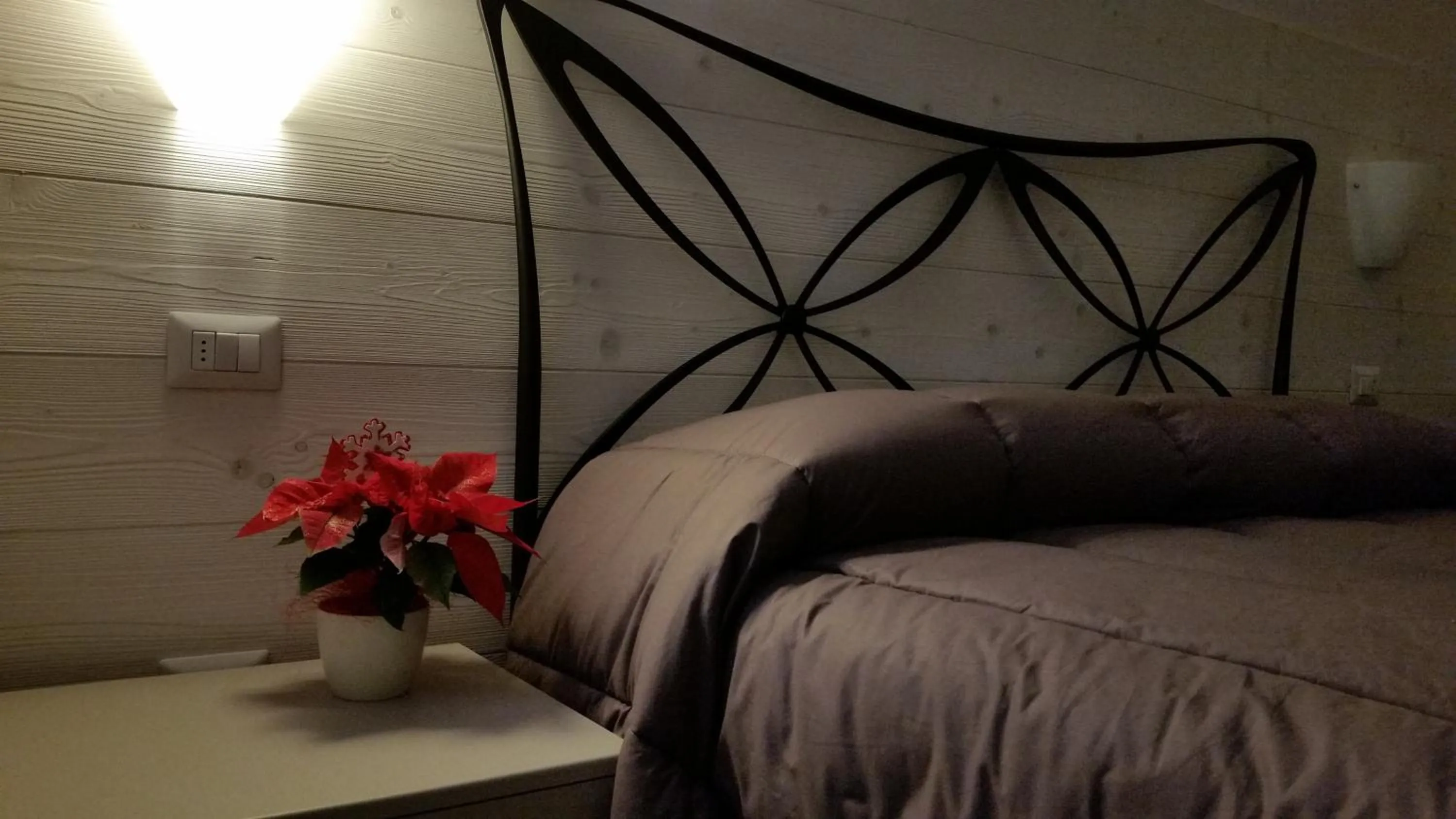 Decorative detail, Bed in Casa Mafalda