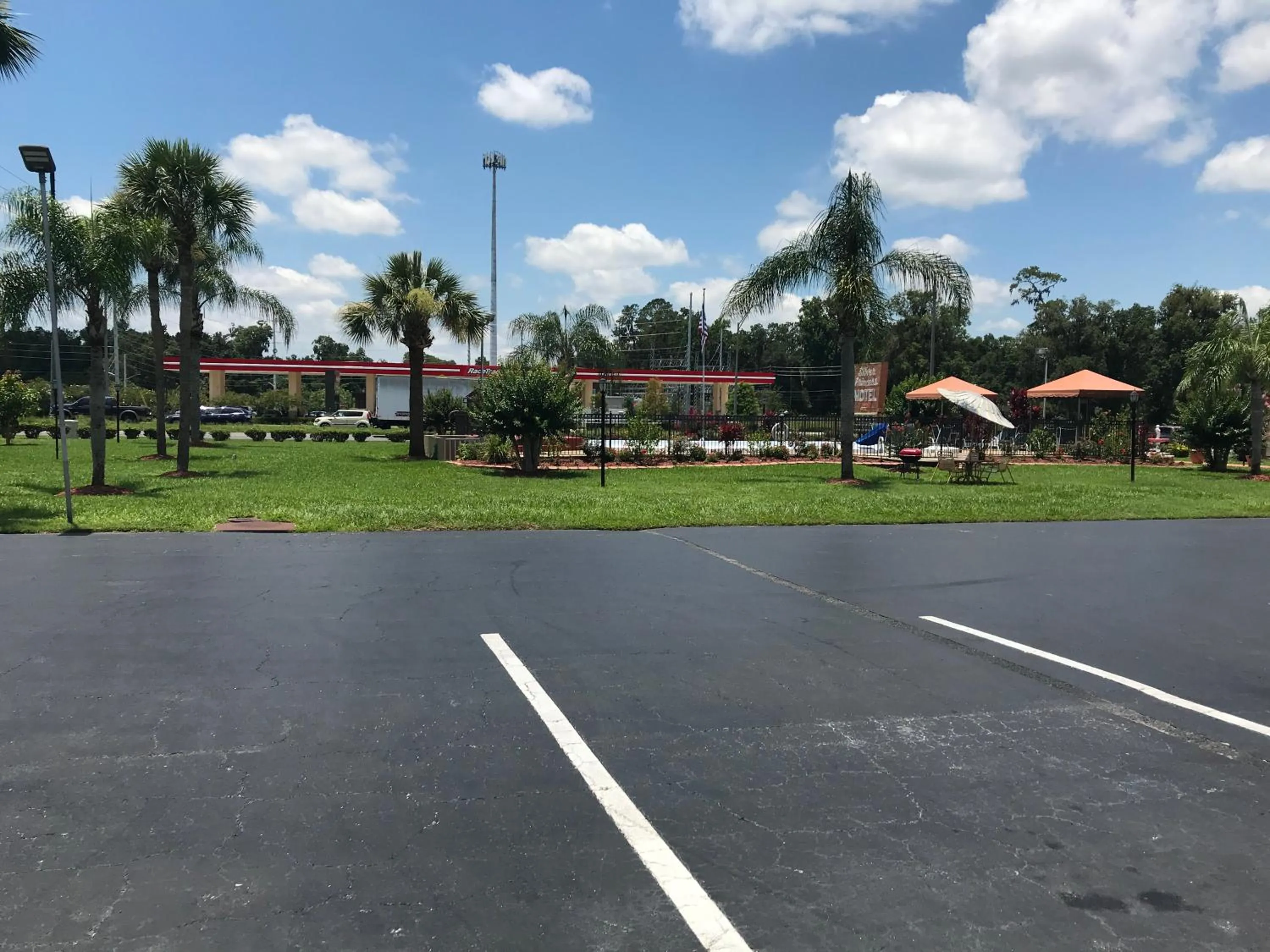 Property building in Silver Princess Motel