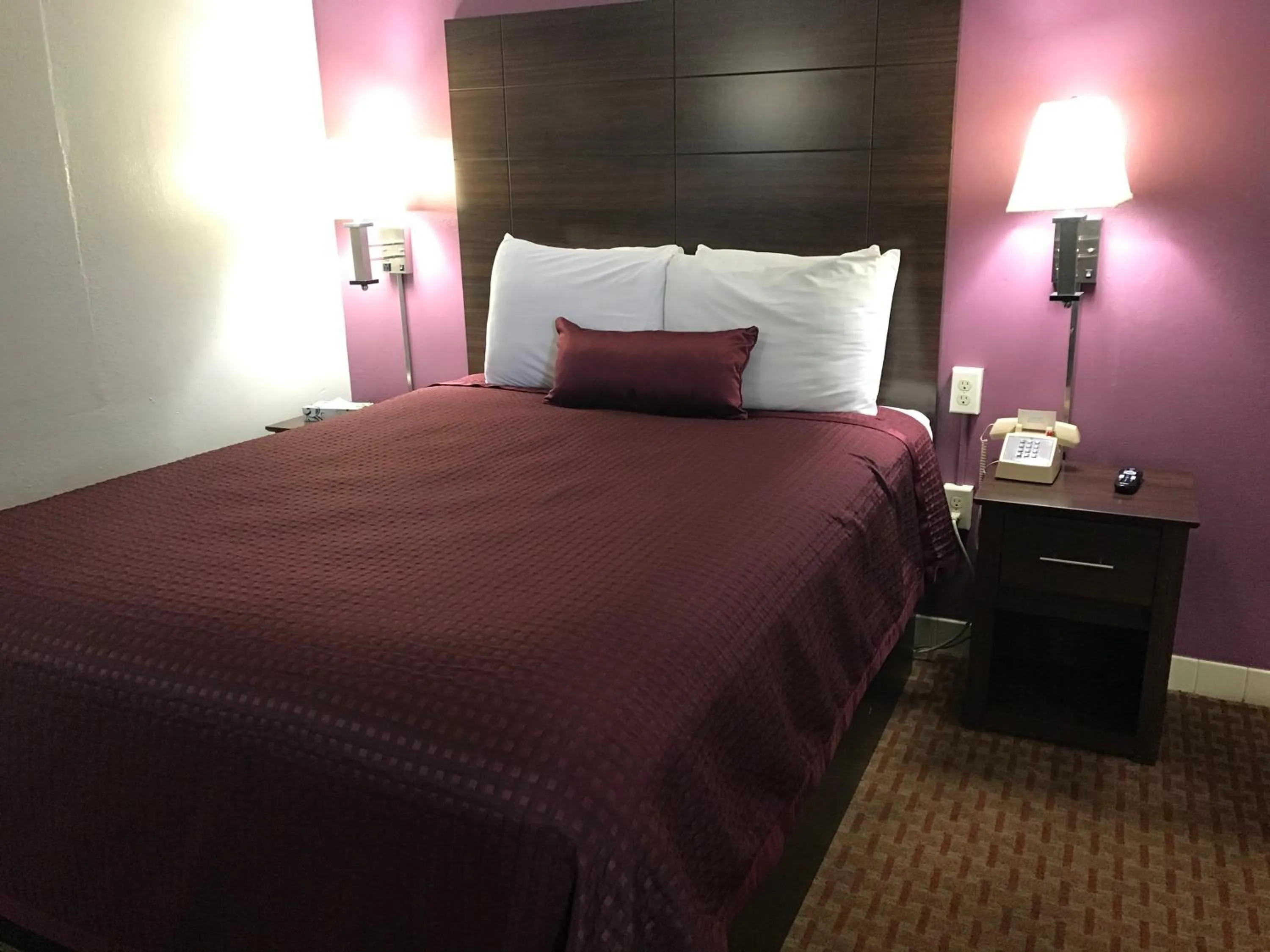 Bed in Silver Princess Motel