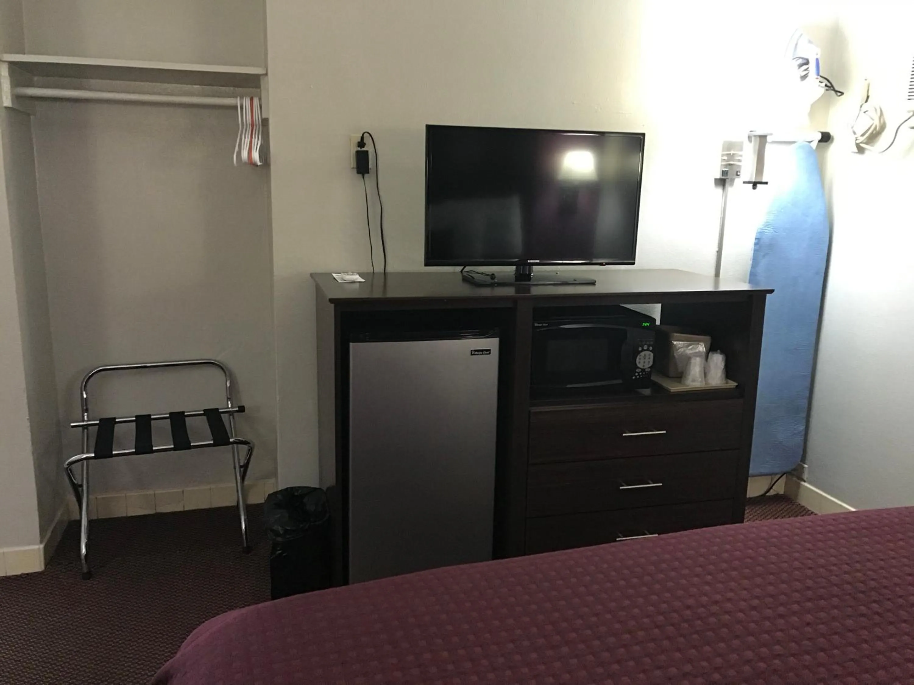 Bed in Silver Princess Motel