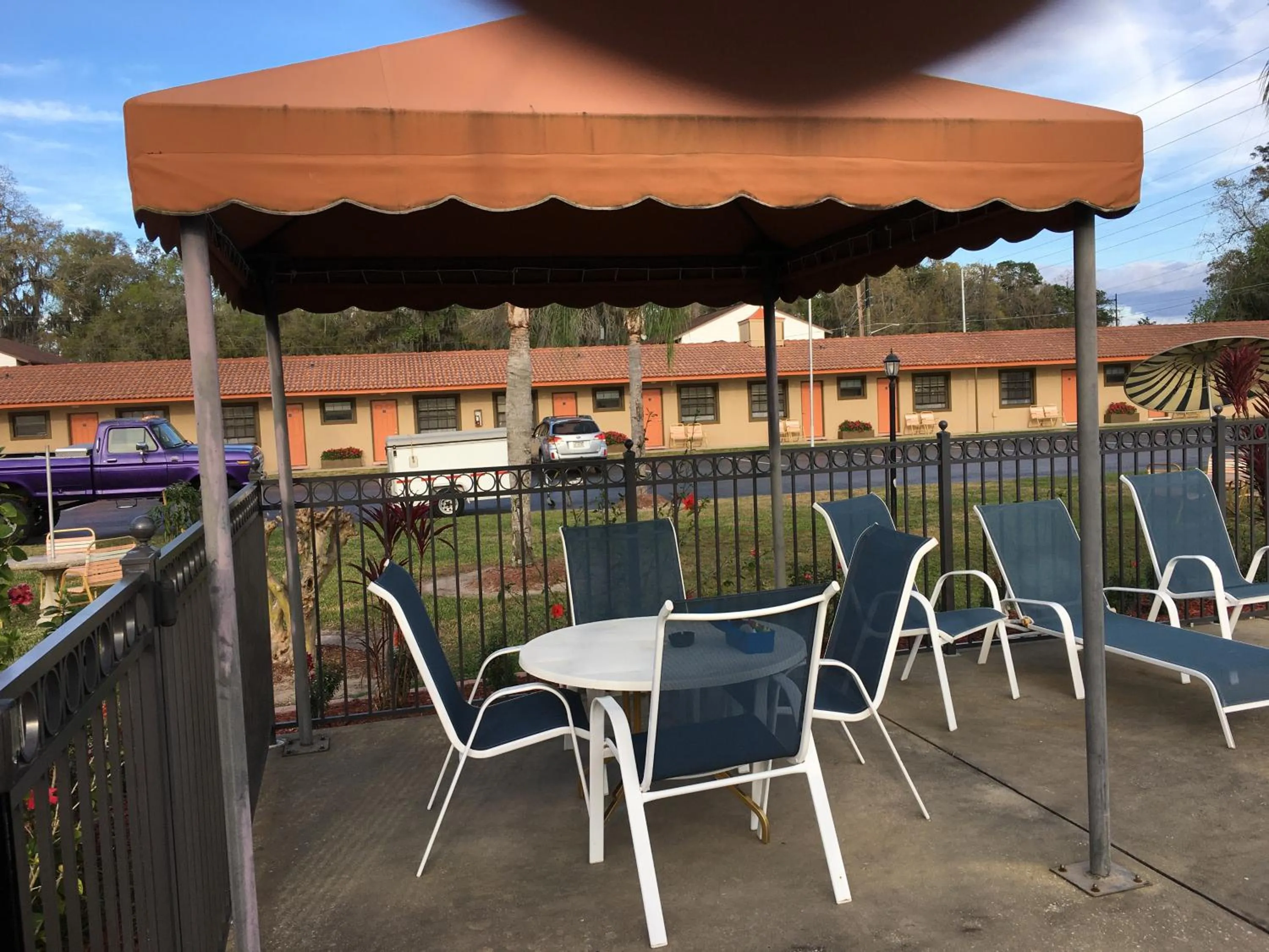 Property building in Silver Princess Motel