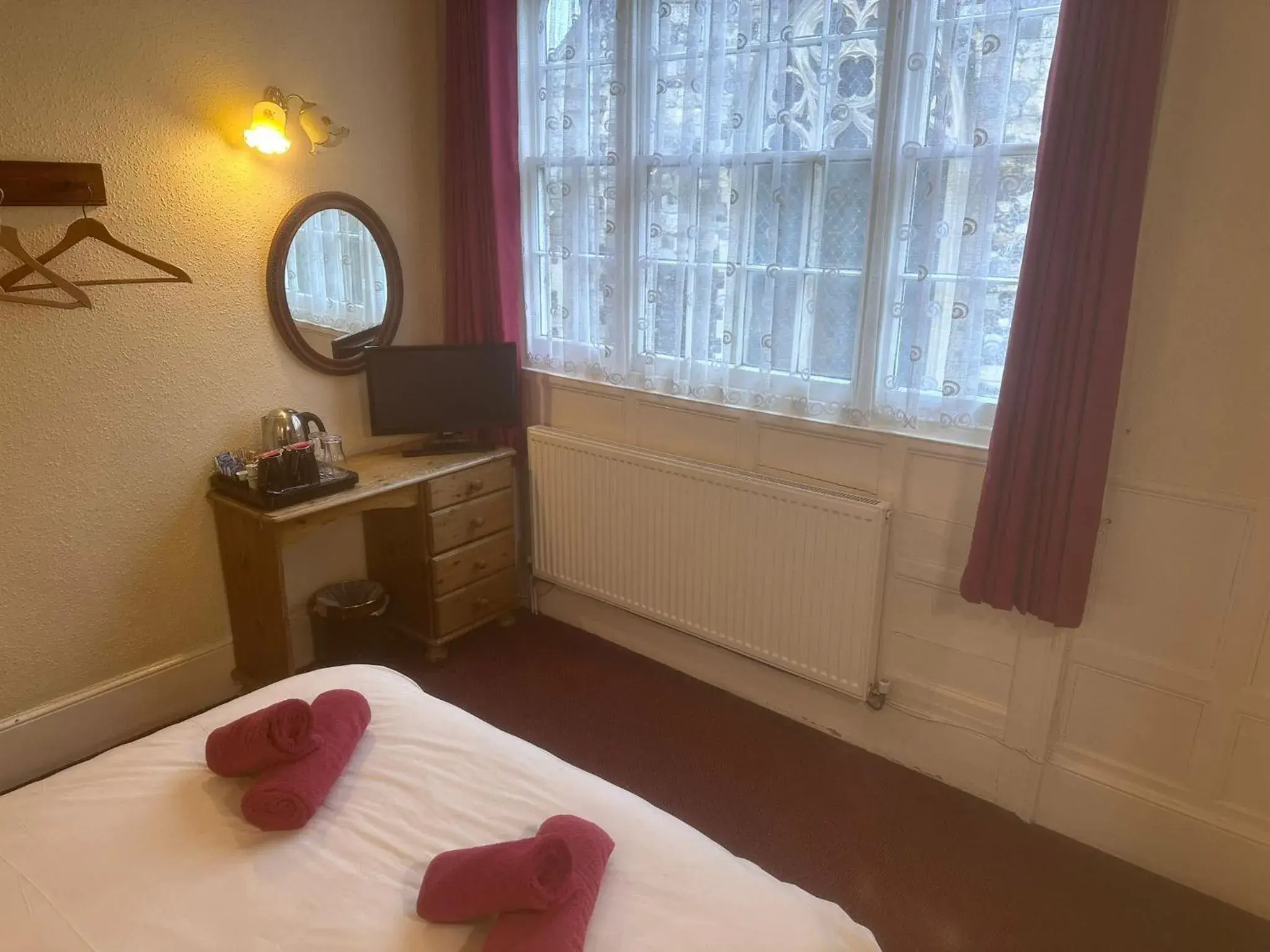 Double Room - single occupancy in Kings Arms Hotel Double Room - single occupancy in Kings Arms Hotel