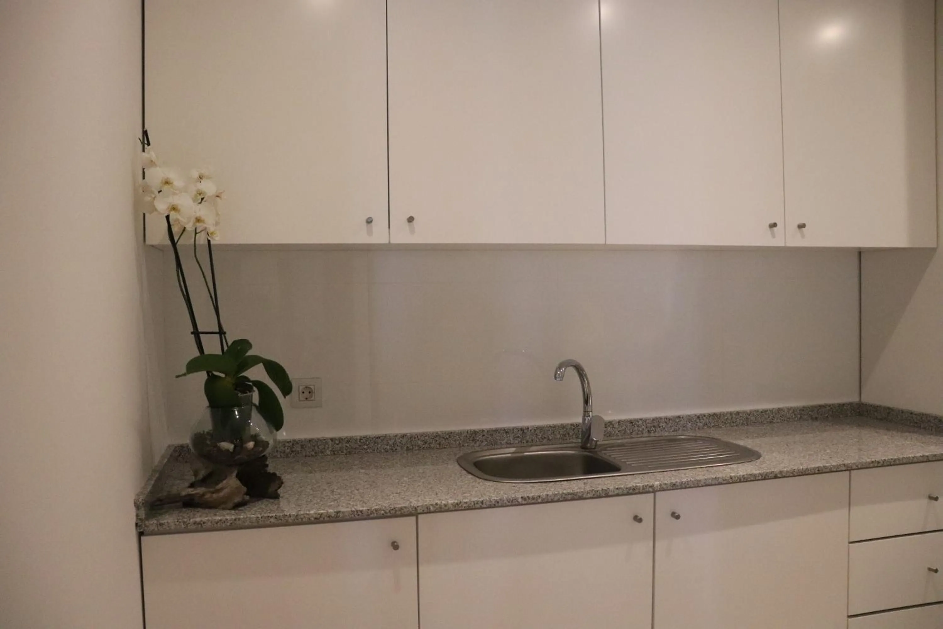 Kitchen or kitchenette in Afrin Prestige Hotel