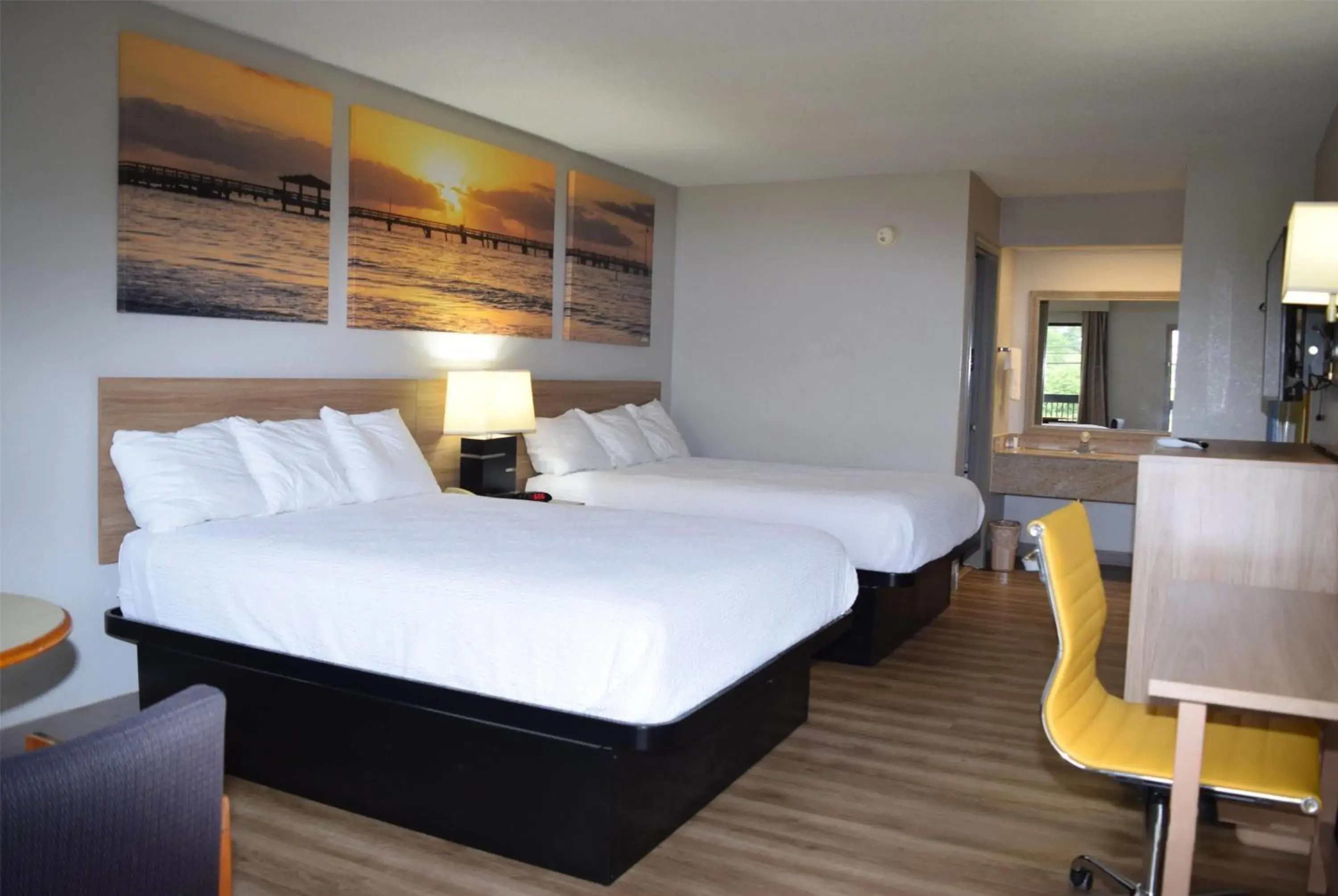 Photo of the whole room, Bed in Days Inn by Wyndham Elberton Photo of the whole room, Bed in Days Inn by Wyndham Elberton