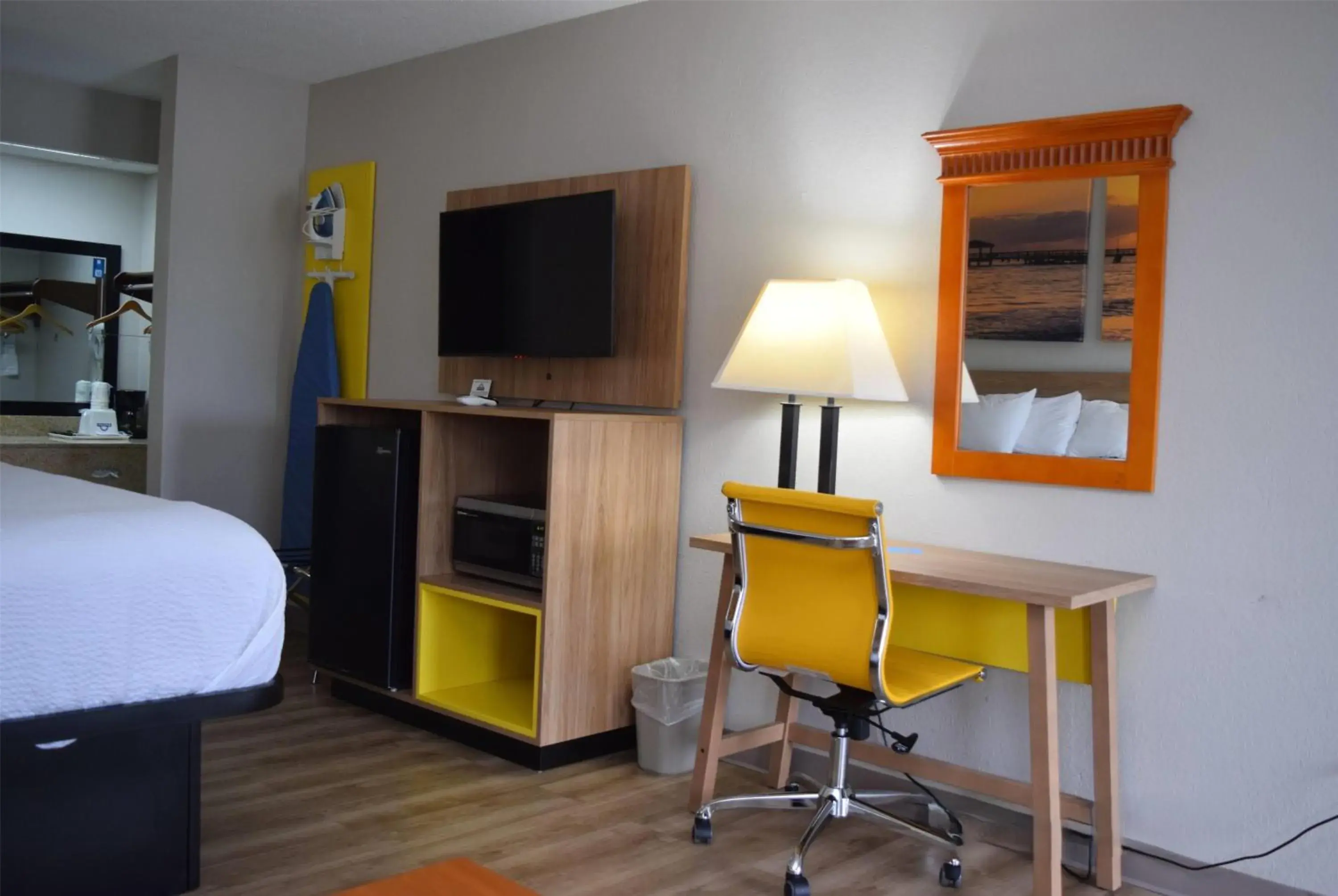 Photo of the whole room, Bed in Days Inn by Wyndham Elberton Photo of the whole room, Bed in Days Inn by Wyndham Elberton