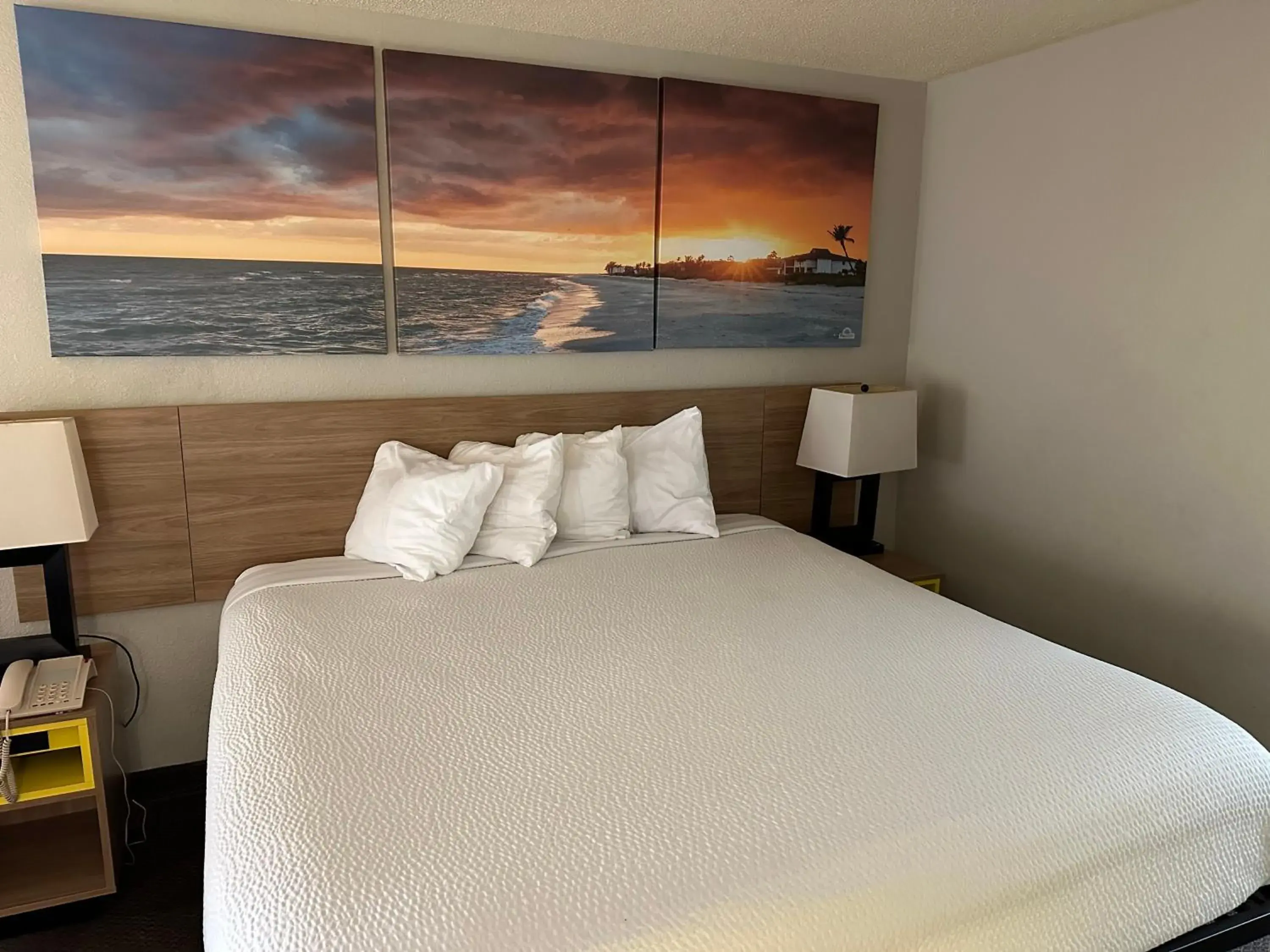 Bed in Days Inn by Wyndham Elberton Bed in Days Inn by Wyndham Elberton