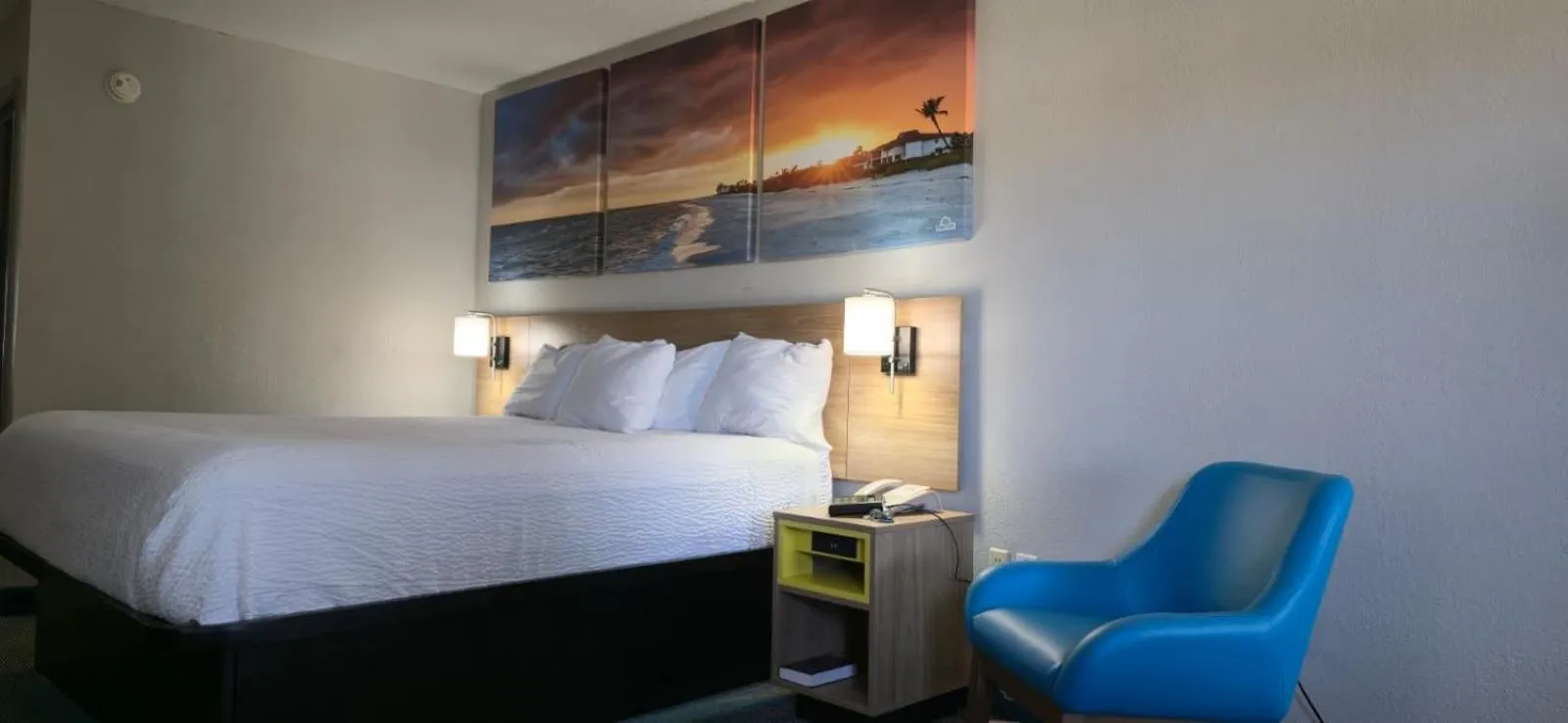 Bed in Days Inn by Wyndham Elberton