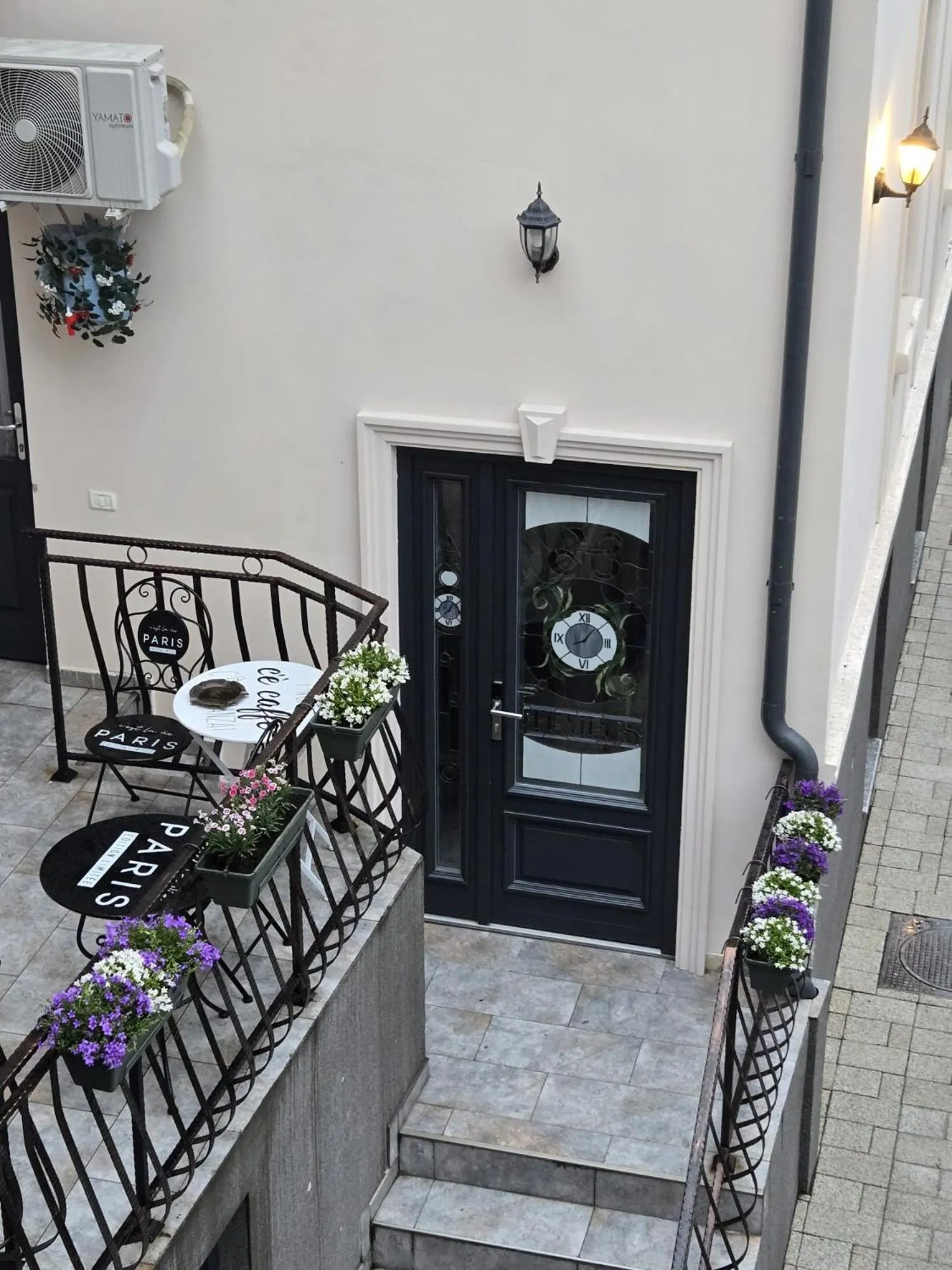 Inner courtyard view in Tempus