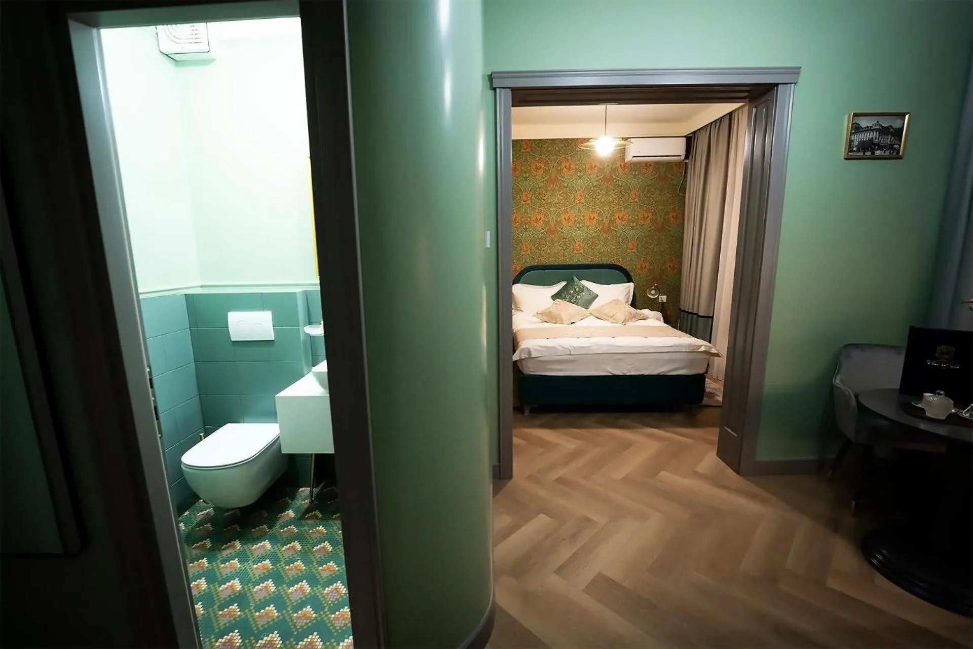 Toilet, Bed in Tempus