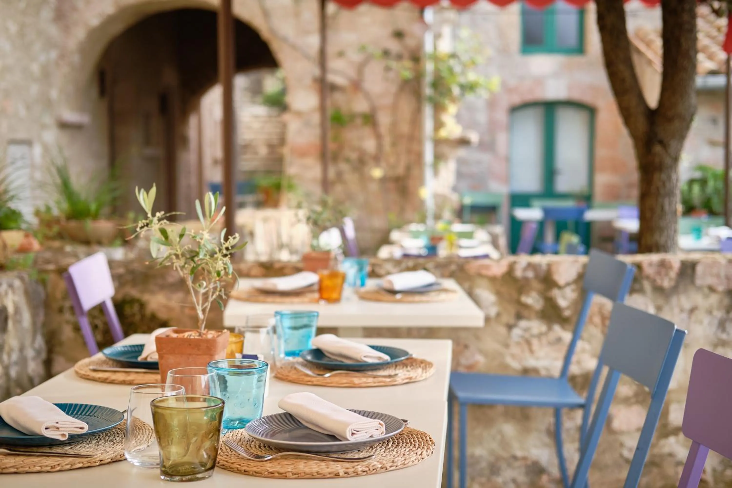 Restaurant/places to eat in Castello Di Postignano Relais