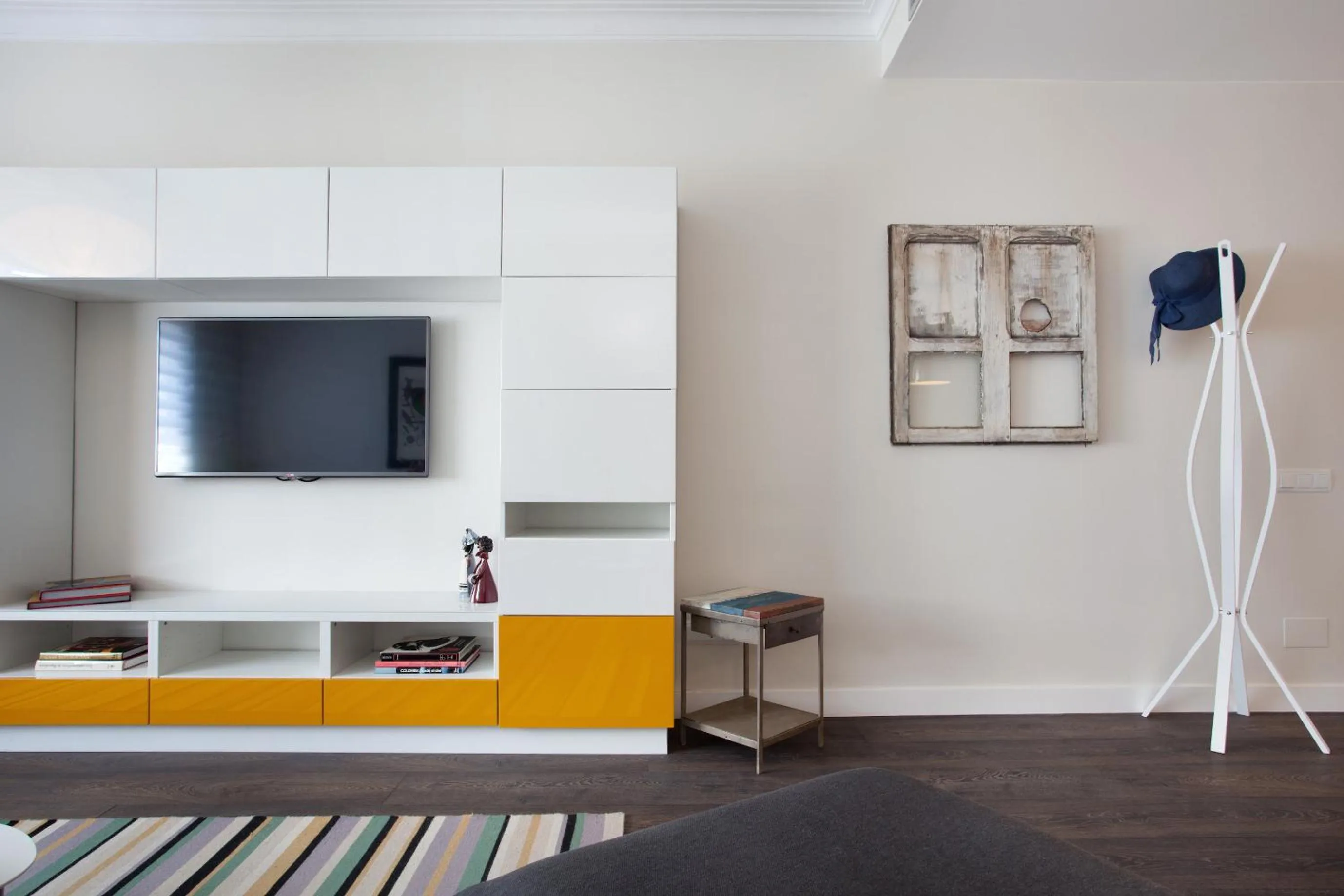Seating area in Consell de Cent Apartment