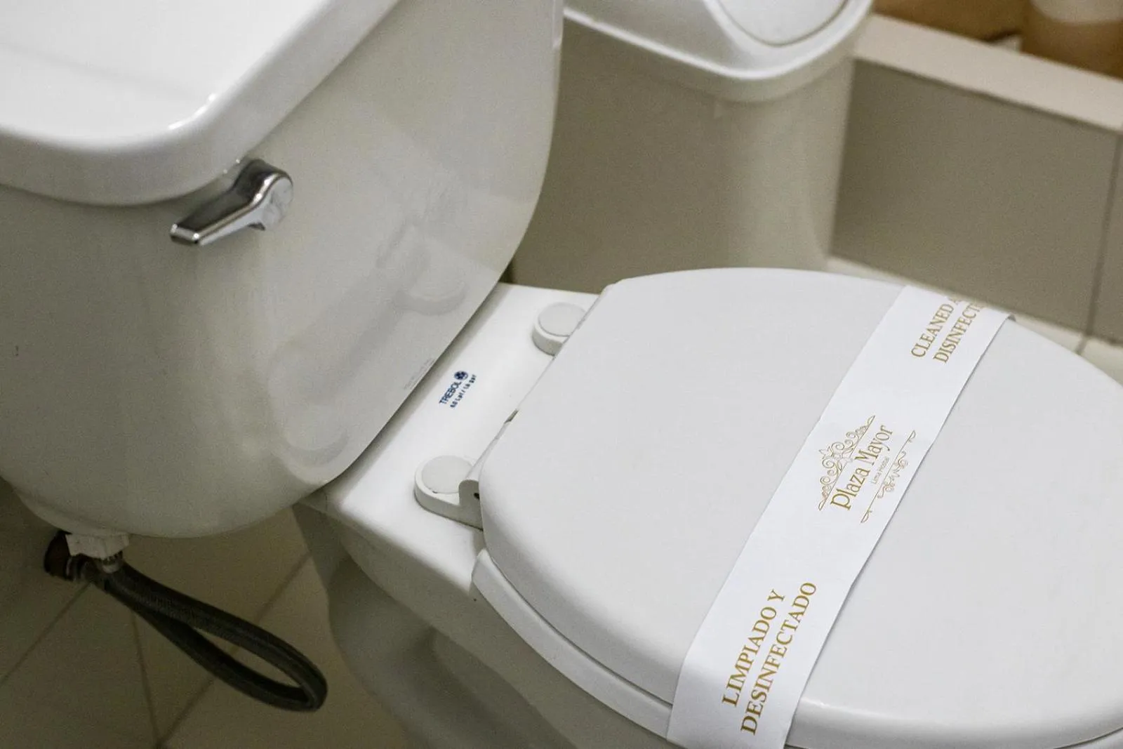 Bathroom in Plaza Mayor Lima