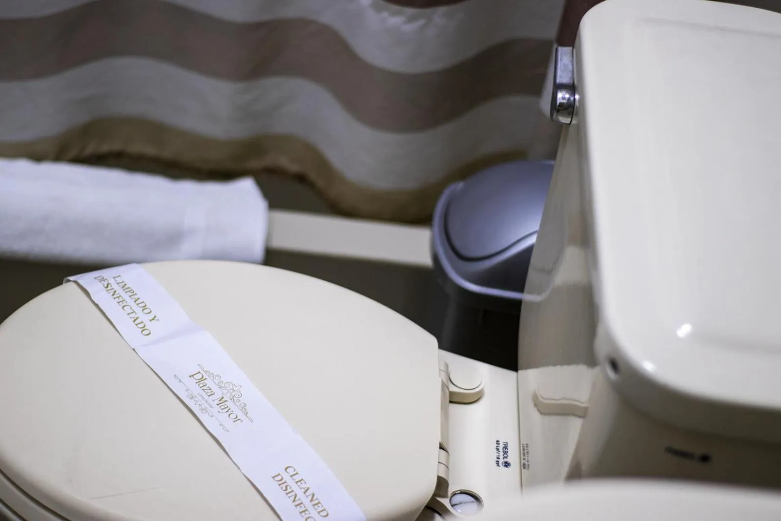 Bathroom in Plaza Mayor Lima