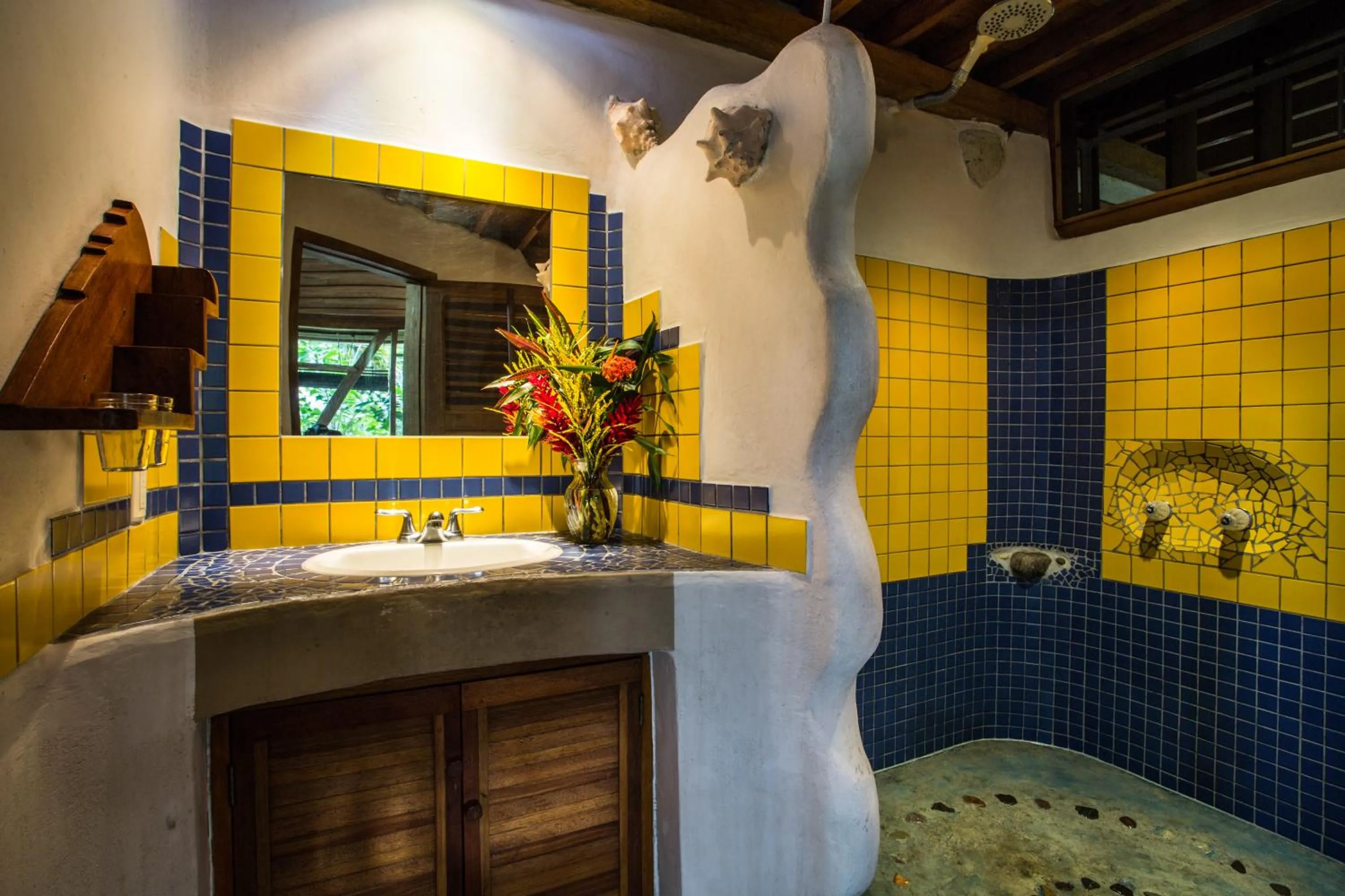 Bathroom in Omega Tours Eco-Jungle Lodge
