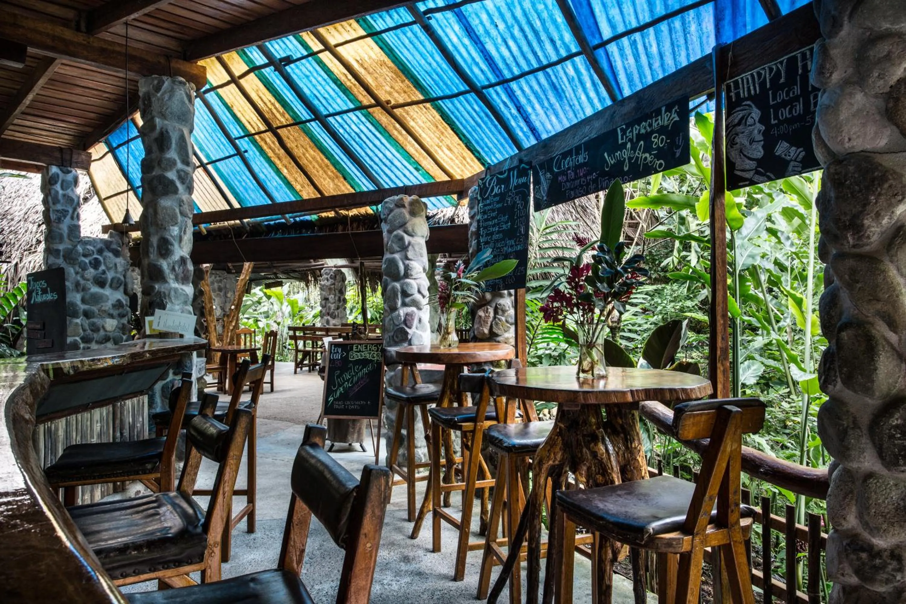 Restaurant/places to eat in Omega Tours Eco-Jungle Lodge