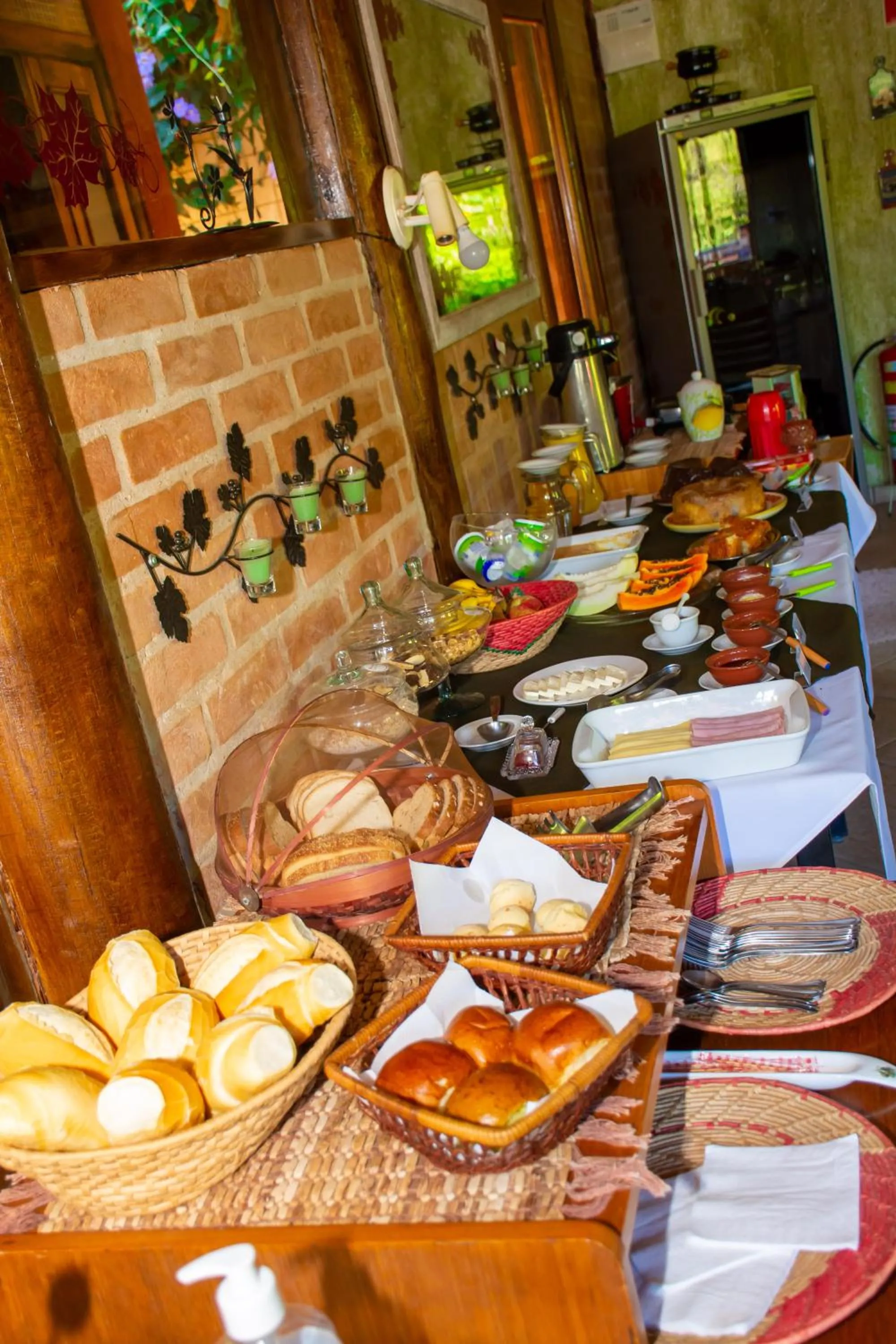 Buffet breakfast in Pousada Vinhas do Pinhal